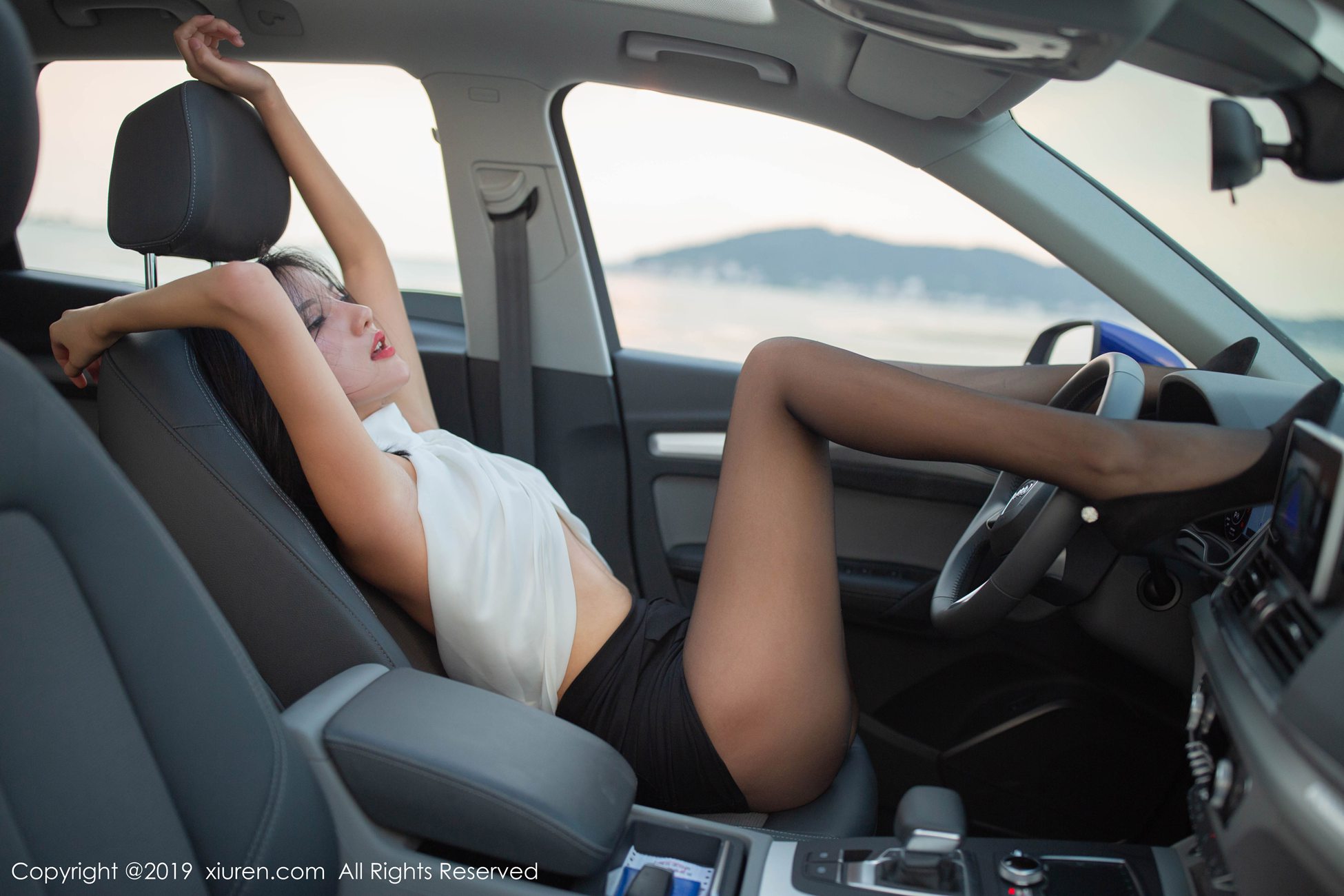 图片[50]-[Xiuren秀人网]XR20191101N01768 2019.11.01 NO.1768 丝袜美腿翘臀极致诱人 就是阿朱啊[87+1P] – 速更版-美库