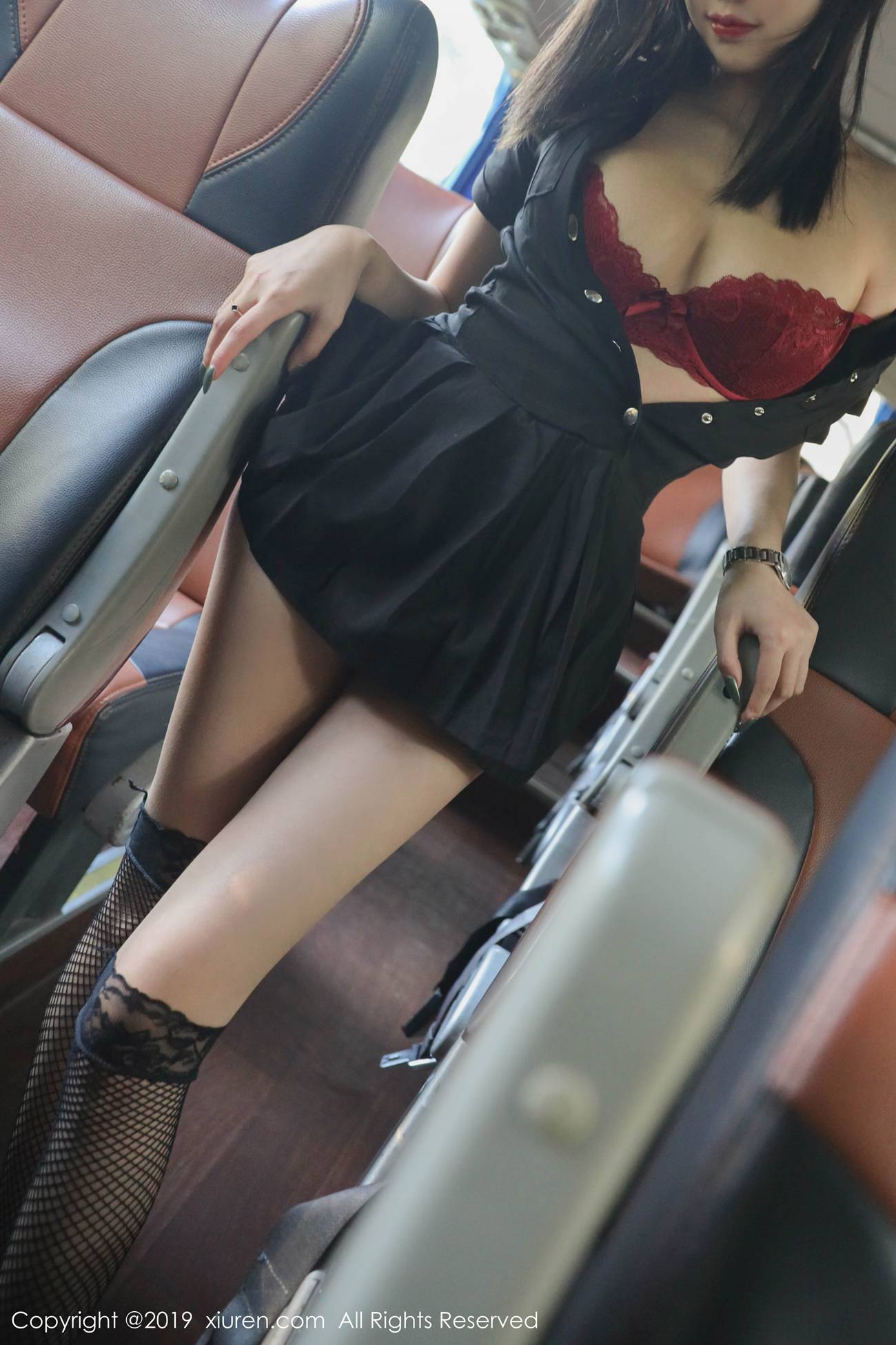 图片[16]-[Xiuren秀人网]XR20191104N01771 2019.11.04 NO.1771 诱惑制服与丝袜美腿精彩诱惑 杨晨晨sugar[56+1P] – 速更版-美库