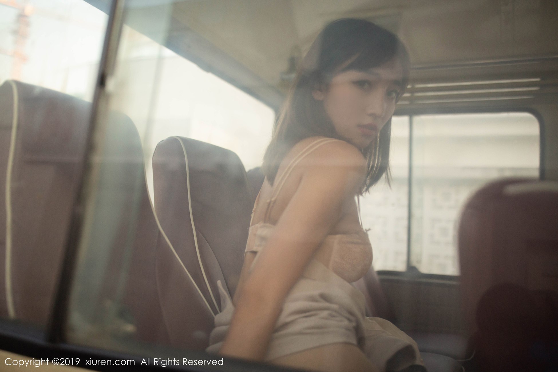 图片[35]-[Xiuren秀人网]XR20191107N01780 2019.11.07 NO.1780 性感肉丝巴士售票员 陆萱萱[76+1P] – 速更版-美库