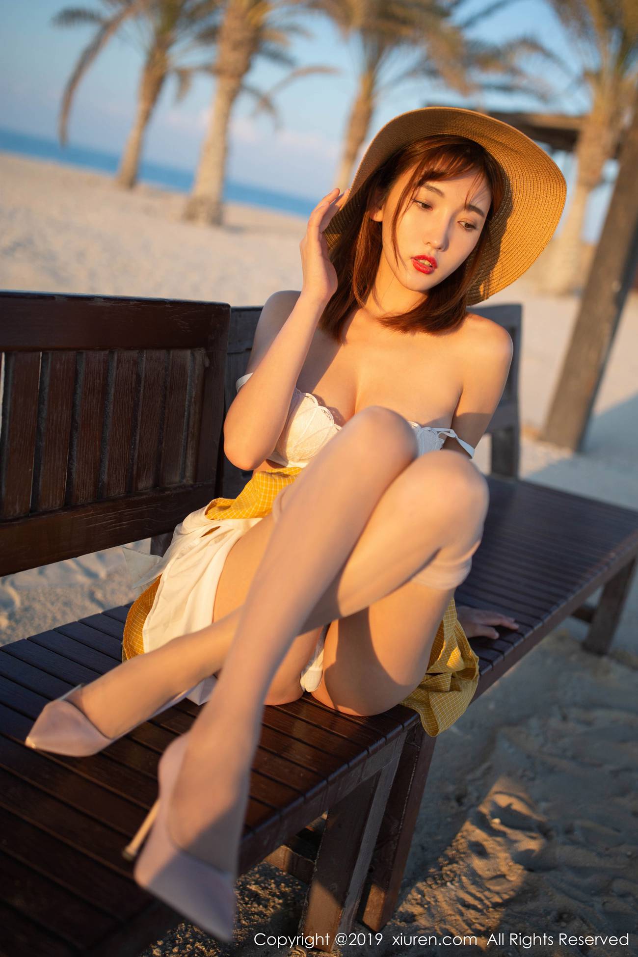 图片[36]-[Xiuren秀人网]XR20191128N01812 2019.11.28 NO.1812 波斯湾畔上演肉丝御姐 陆萱萱[81+1P] – 速更版-美库