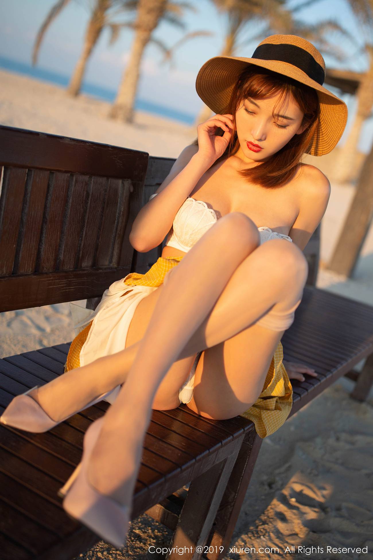 图片[39]-[Xiuren秀人网]XR20191128N01812 2019.11.28 NO.1812 波斯湾畔上演肉丝御姐 陆萱萱[81+1P] – 速更版-美库