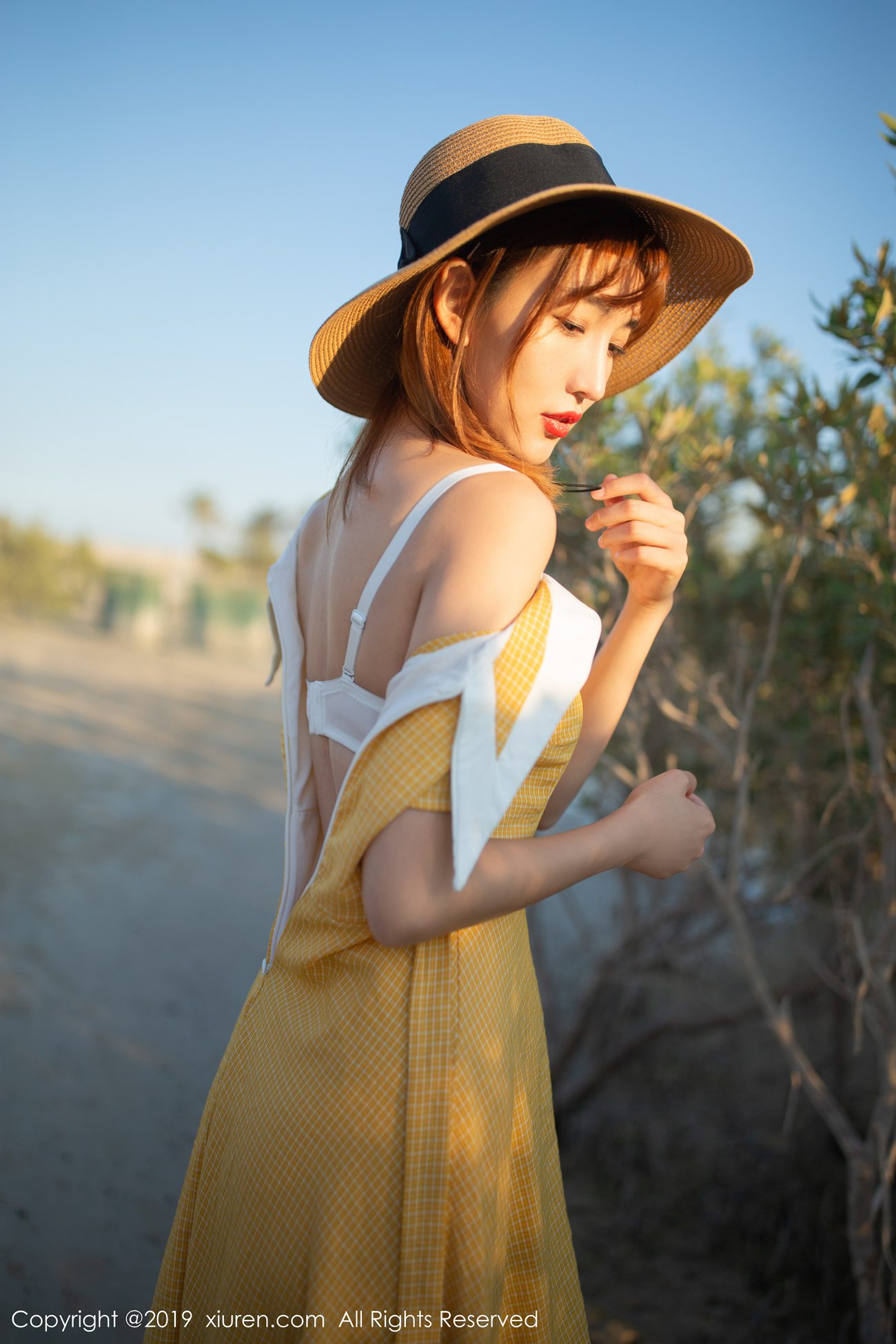 图片[61]-[Xiuren秀人网]XR20191128N01812 2019.11.28 NO.1812 波斯湾畔上演肉丝御姐 陆萱萱[81+1P] – 速更版-美库