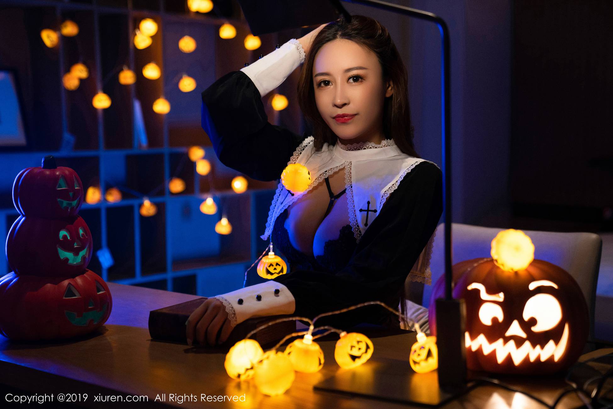 图片[40]-[Xiuren秀人网]XR20191125N01802 2019.11.25 NO.1802 凹凸有致惹火迷人的美女 周井空[42+1P] – 速更版-美库