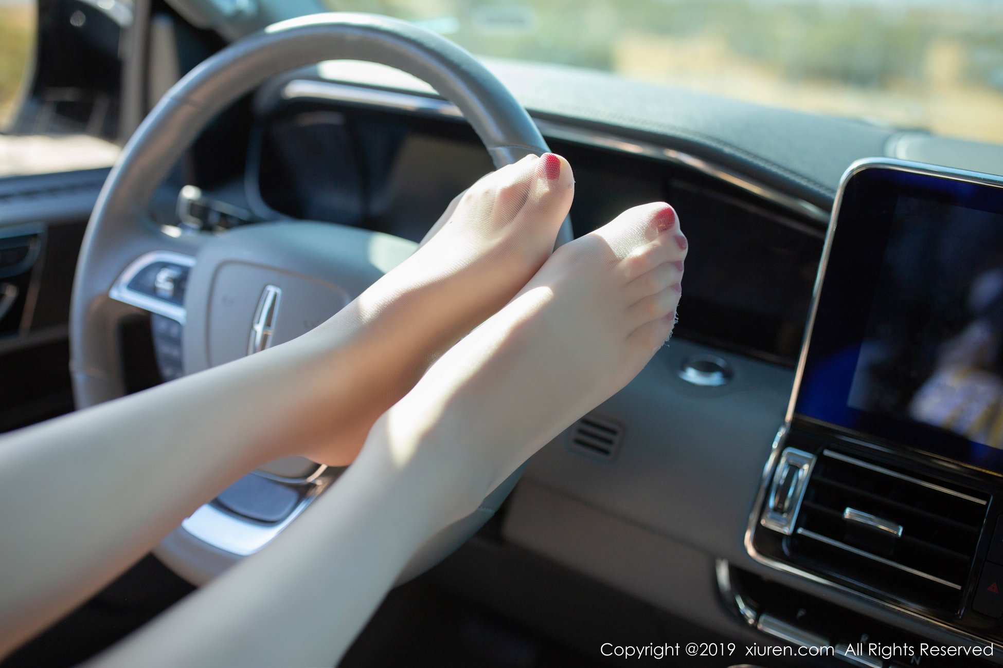 图片[21]-[Xiuren秀人网]XR20191209N01833 2019.12.09 NO.1833 丝袜美腿车拍系列 梦心月[73+1P] – 速更版-美库