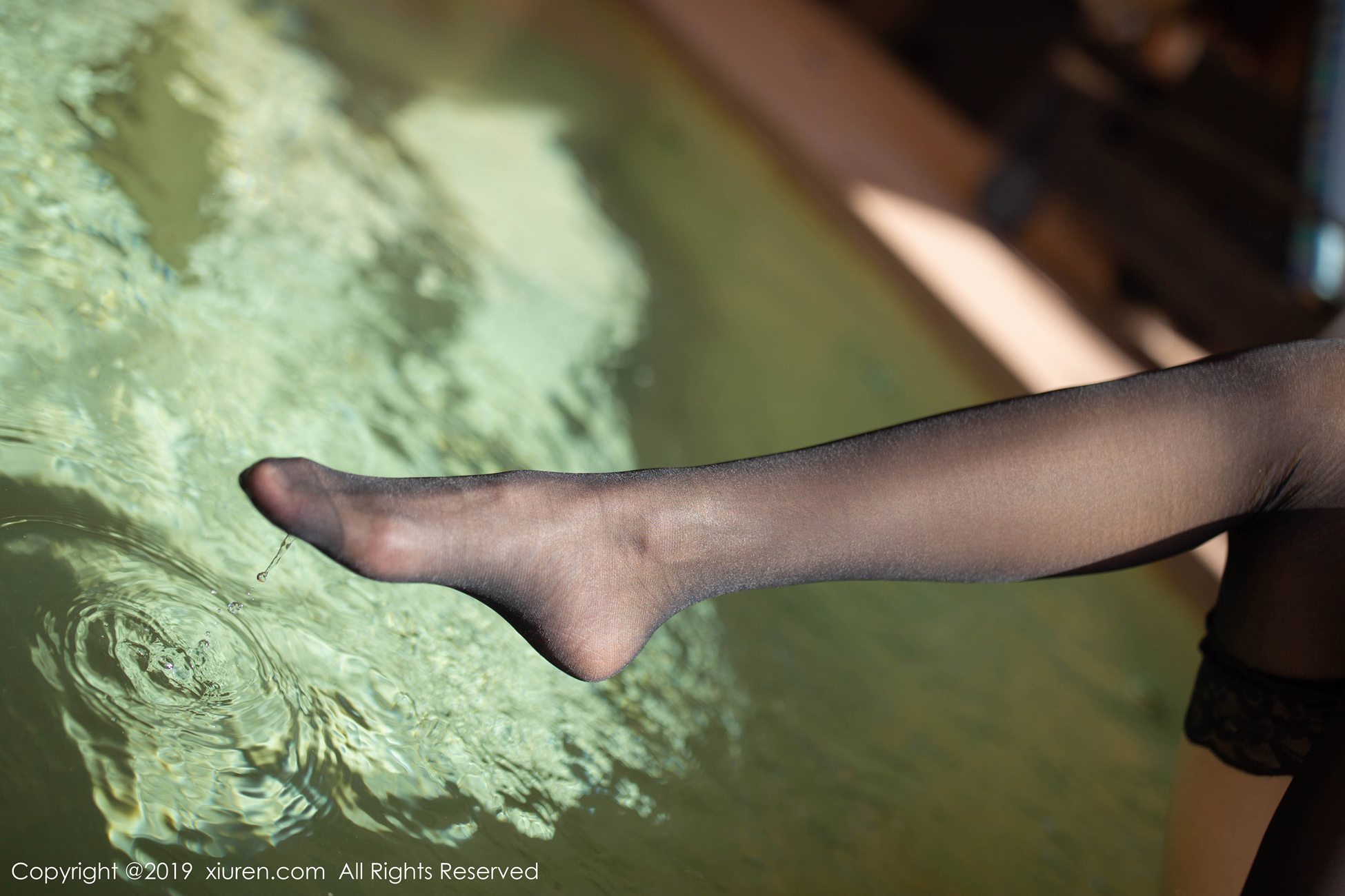 图片[62]-[Xiuren秀人网]XR20191205N01826 2019.12.05 NO.1826 猩红的精致镂空内衣与性感魅惑蕾丝袜 陆萱萱[83+1P] – 速更版-美库