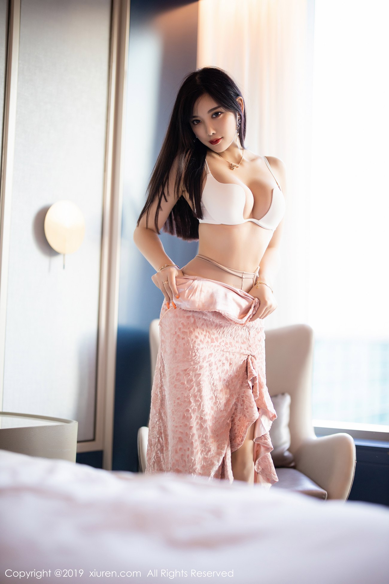 图片[38]-[Xiuren秀人网]XR20191217N01857 2019.12.17 NO.1857 吊裙丝袜气质典雅 杨晨晨sugar[83+1P] – 速更版-美库