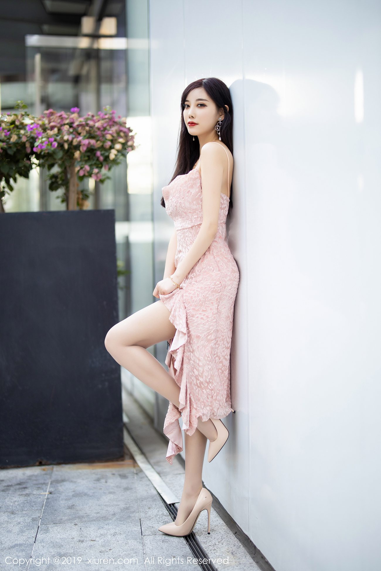 图片[60]-[Xiuren秀人网]XR20191217N01857 2019.12.17 NO.1857 吊裙丝袜气质典雅 杨晨晨sugar[83+1P] – 速更版-美库