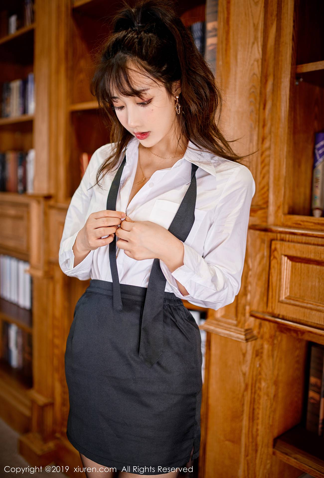 图片[41]-[Xiuren秀人网]XR20191227N01887 2019.12.27 No.1887 白衬衫与黑丝的职场秘书 Betty林子欣[58+1P] – 速更版-美库