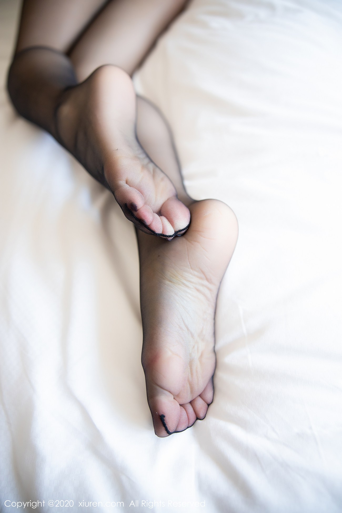 图片[43]-[Xiuren秀人网]XR20200106N01904 2019.01.06 NO.1904 镂空内衣黑丝短裙装扮 周于希Sandy[92+1P] – 速更版-美库