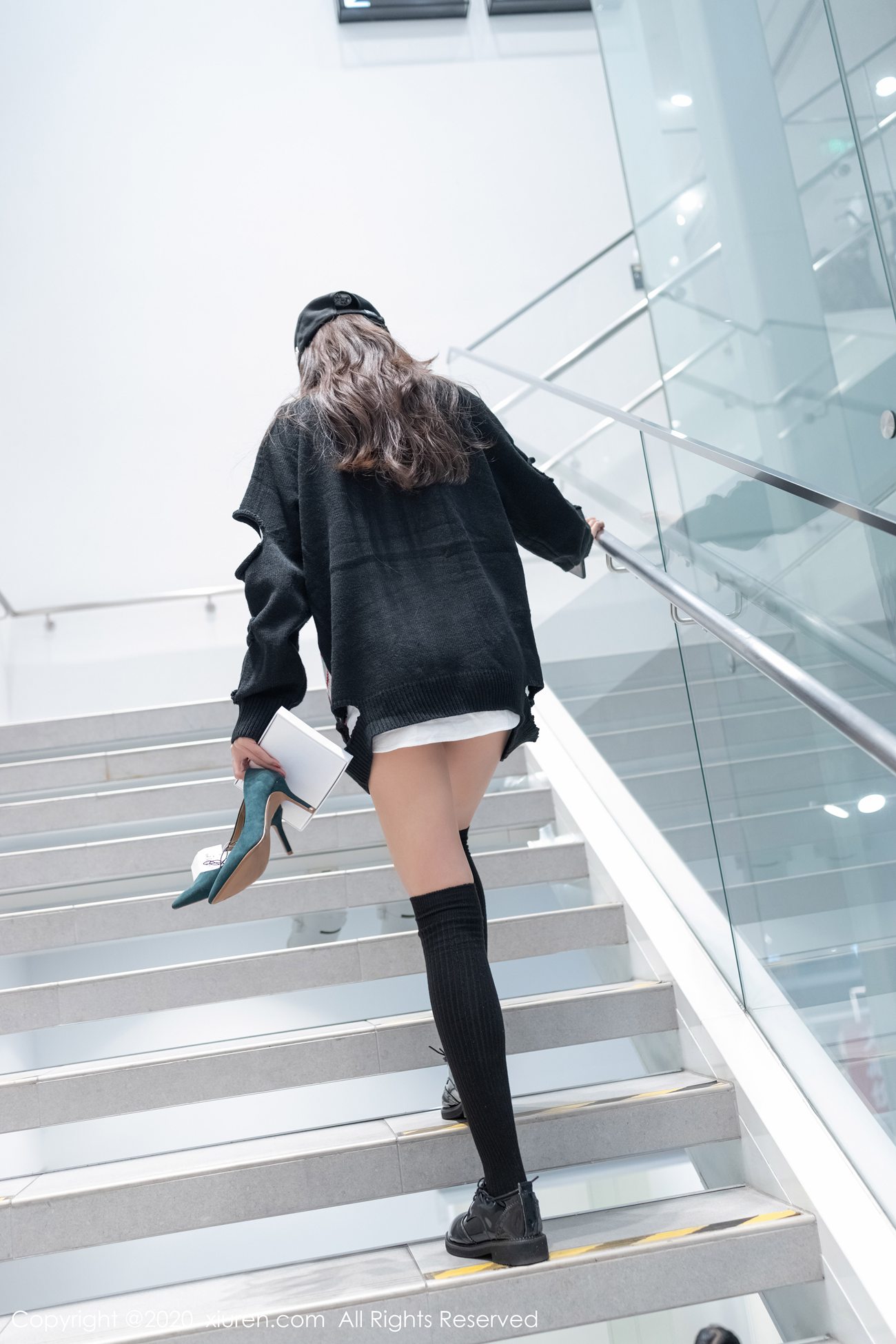 图片[30]-[Xiuren秀人网]XR20200110N01919 2020.01.10 NO.1919 夜景街拍与黑丝美腿 杨紫嫣Cynthia[37+1P] – 速更版-美库