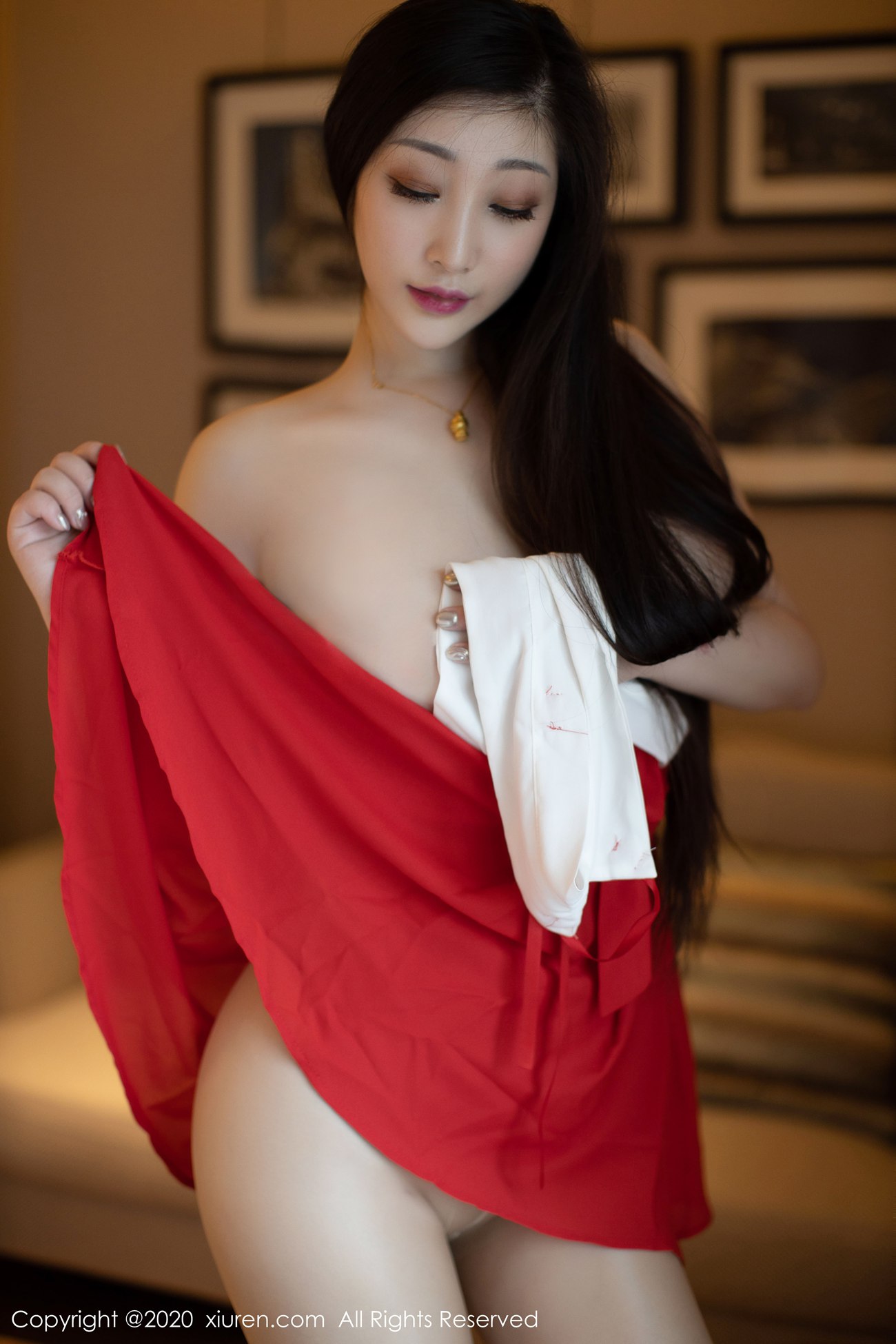 图片[12]-[Xiuren秀人网]XR20200114N01932 2020.01.14 NO.1932 猩红吊裙与朦胧丝袜下下的丰胸肥臀体态 妲己_Toxic[55+1P] – 速更版-美库