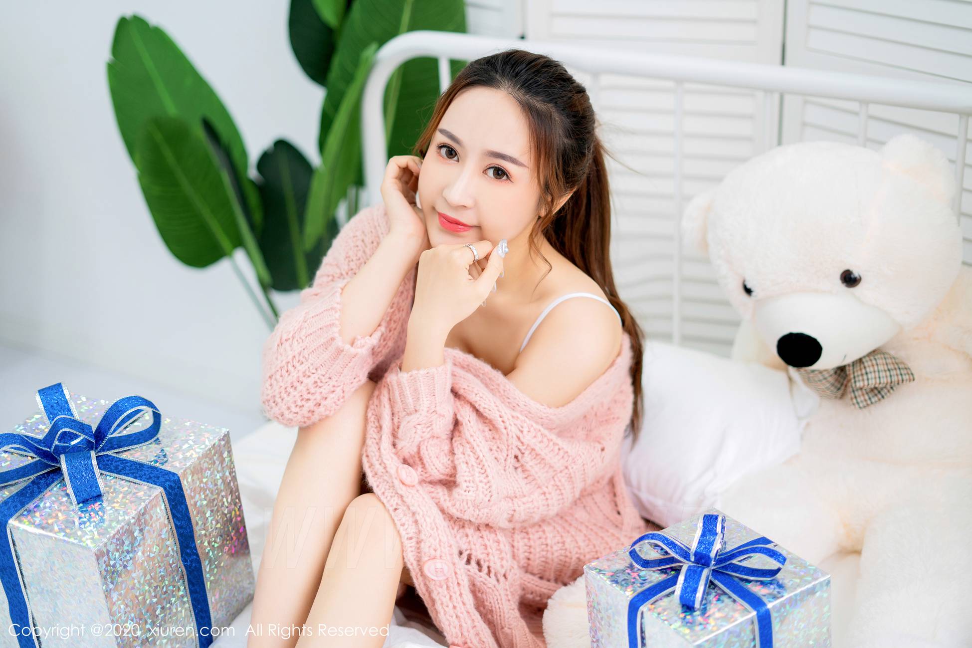 图片[34]-[Xiuren秀人网]XR20200116N01938 2020.01.16 NO.1938 死库水新年礼盒 周井空[40+1P] – 速更版-美库