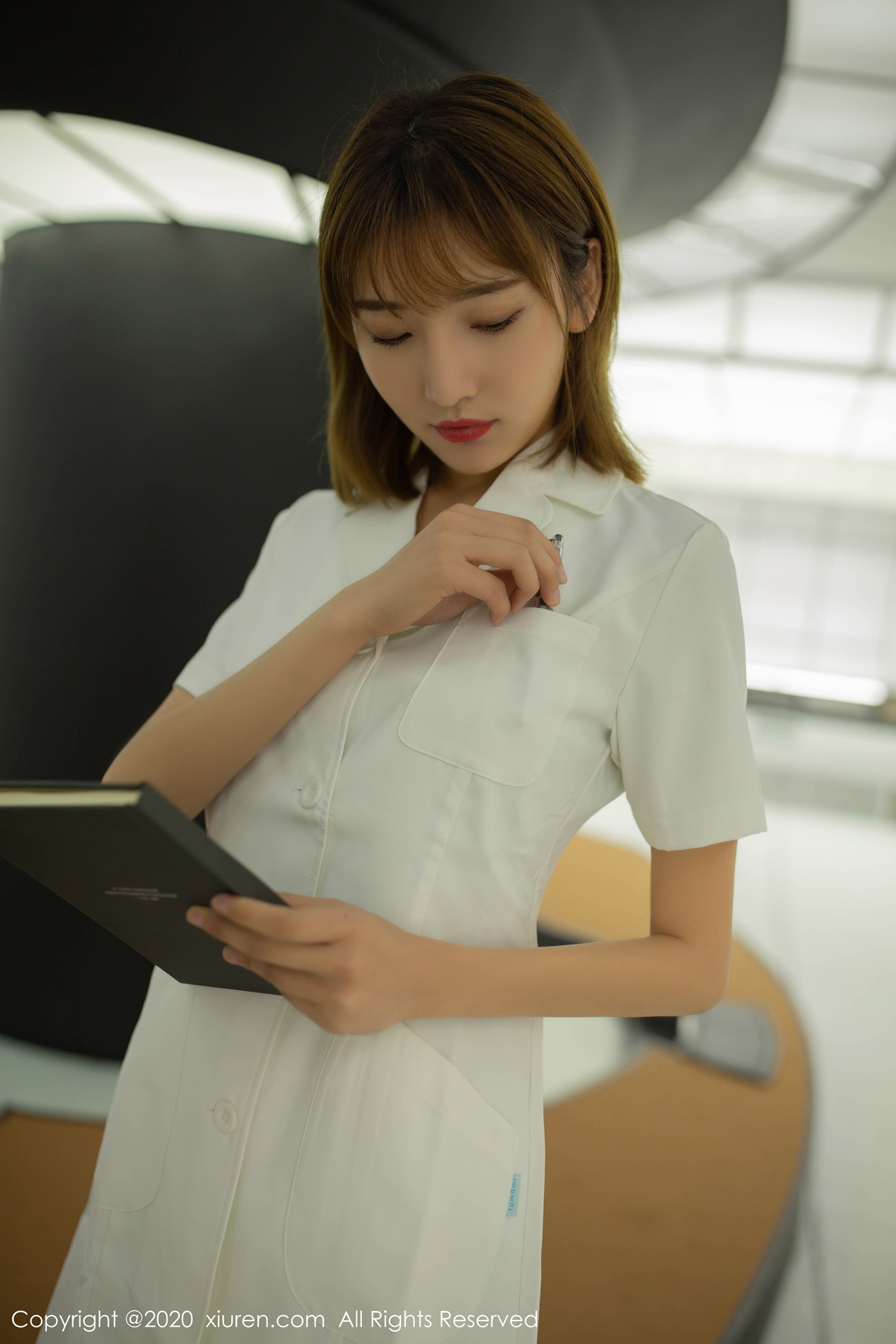 图片[56]-[Xiuren秀人网]XR20200114N01931 2020.01.14 NO.1931 黑丝包裹美腿暗香涌动 陆萱萱[56+1P] – 速更版-美库