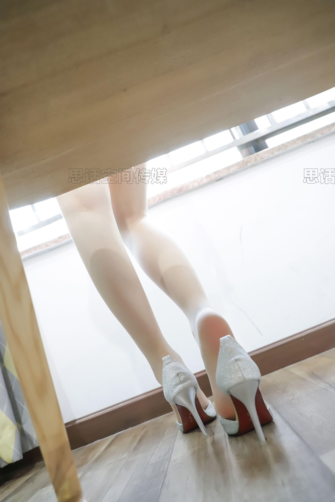 图片[18]-[SiHua思话]SJ007 露露 桌上的元气女孩[45P] – 速更版-美库