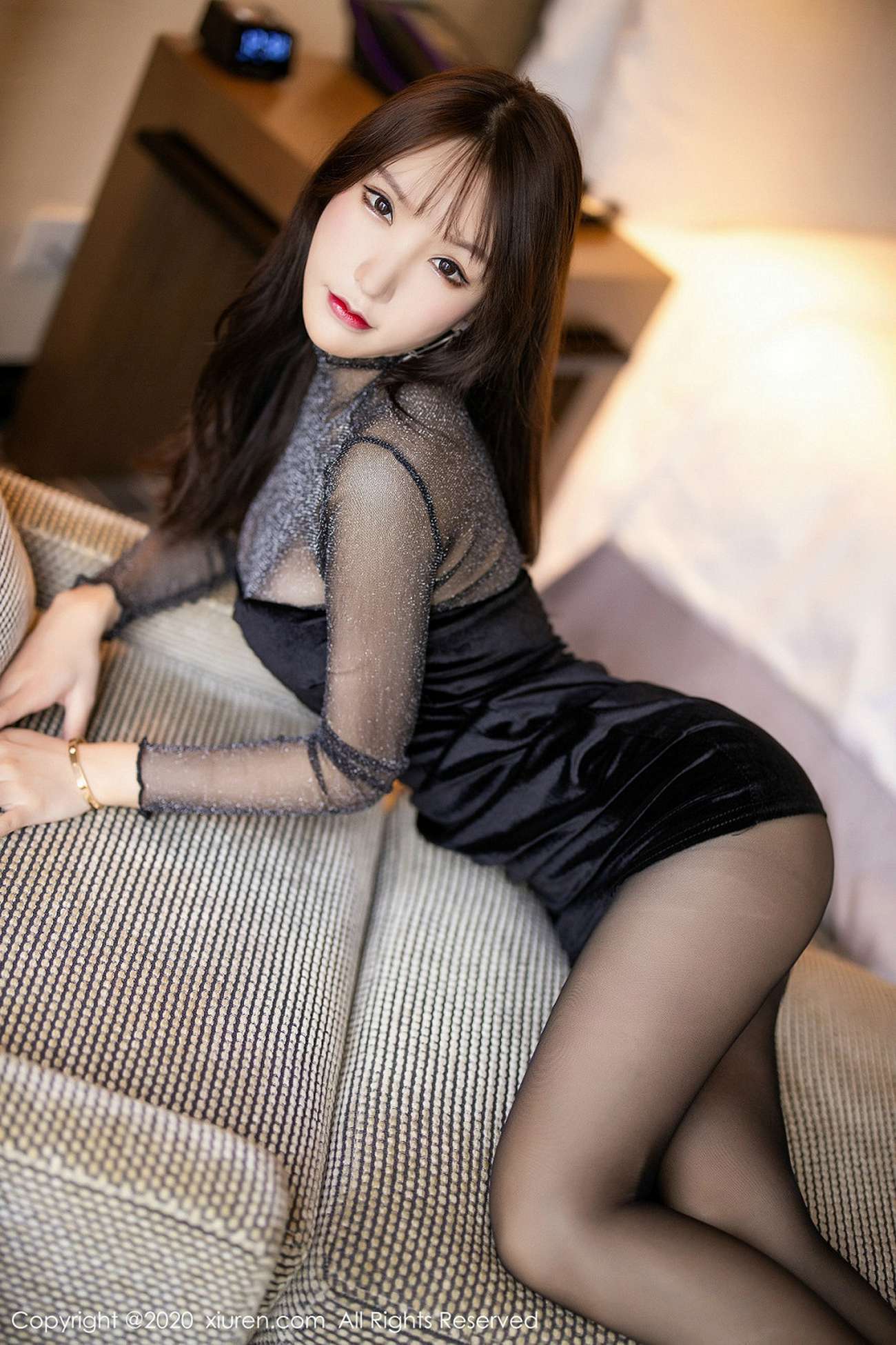 图片[52]-[Xiuren秀人网]XR20200115N01937 2020.01.15 NO.1937 抹胸礼群包裹的酥胸 周于希Sandy[118+1P] – 速更版-美库