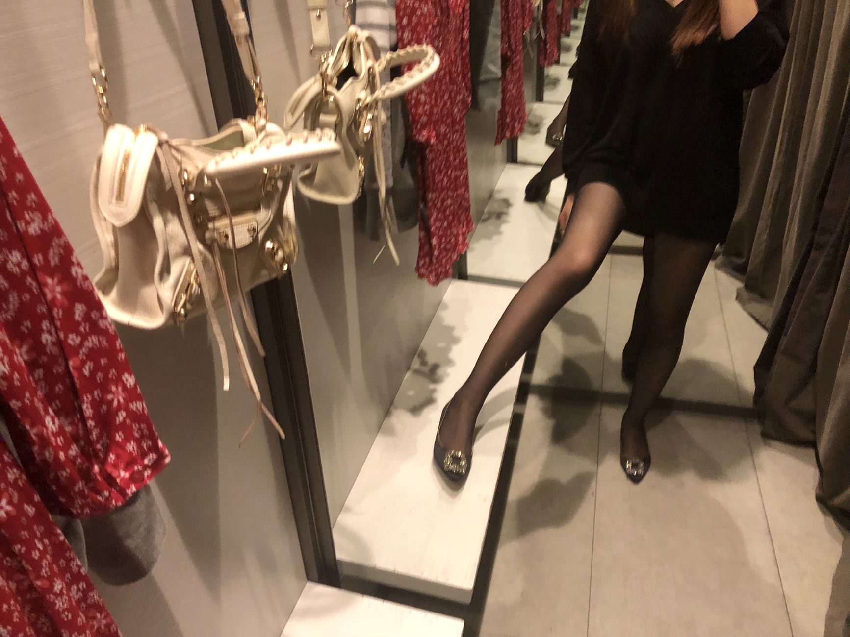 图片[223]-LICCL丽绮映像 NO.004 黑丝[243P] – 速更版-美库