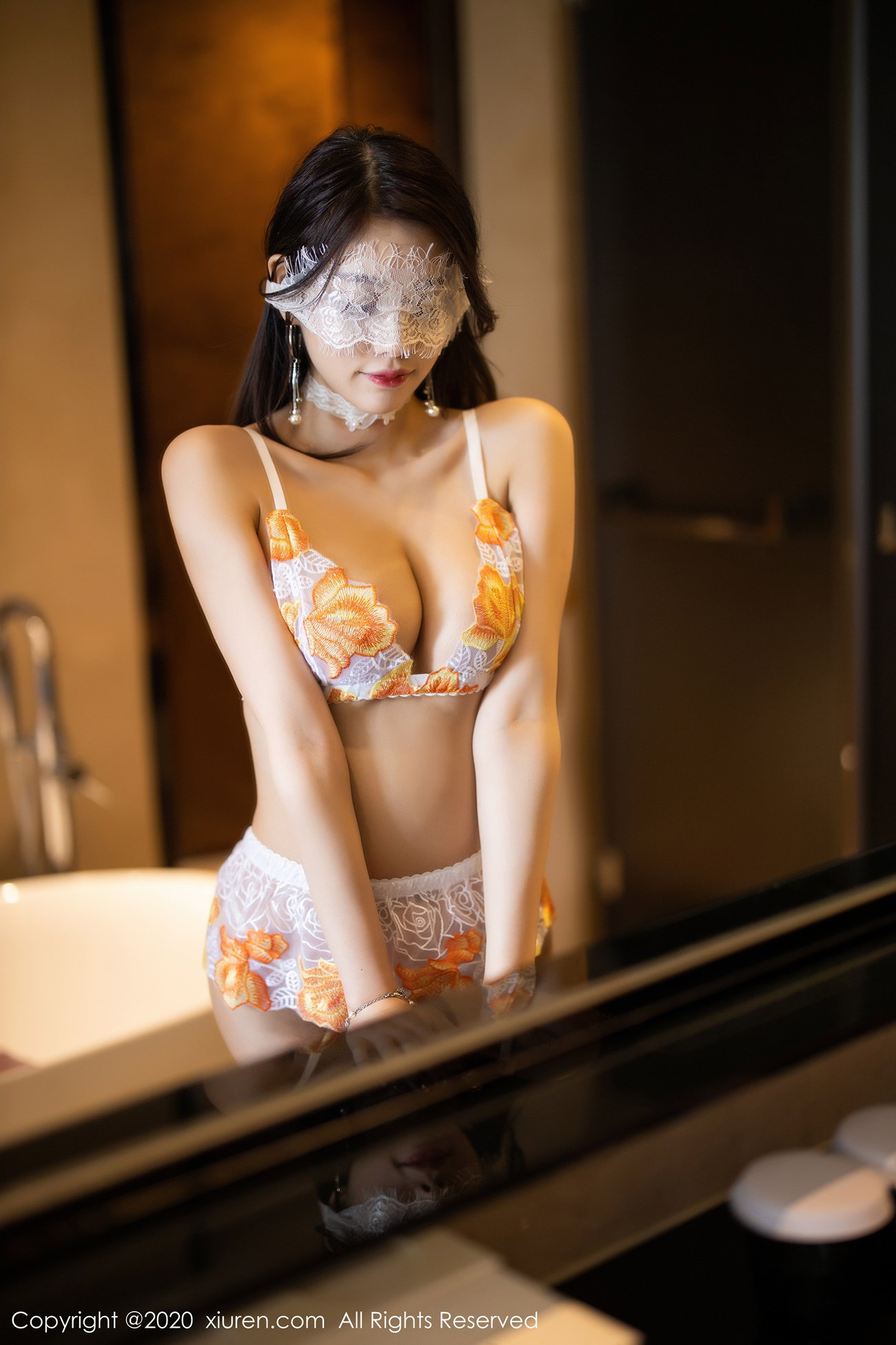 图片[83]-[Xiuren秀人网]XR20200219N01989 2020.02.19 NO.1989 蒙面与蕾丝吊袜的魅惑 杨晨晨sugar[82+1P] – 速更版-美库