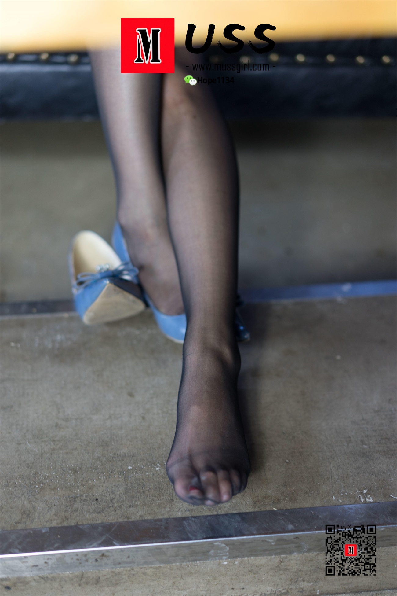 图片[28]-[MussGirl慕丝女郎]NO.065 慵懒的躺在咖啡厅玩手机[93P] – 速更版-美库