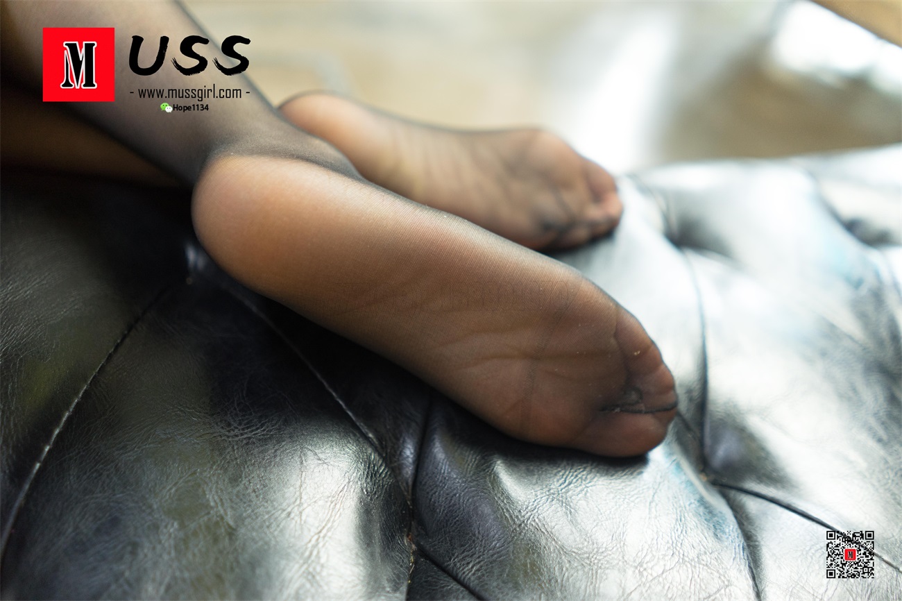 图片[73]-[MussGirl慕丝女郎]NO.065 慵懒的躺在咖啡厅玩手机[93P] – 速更版-美库