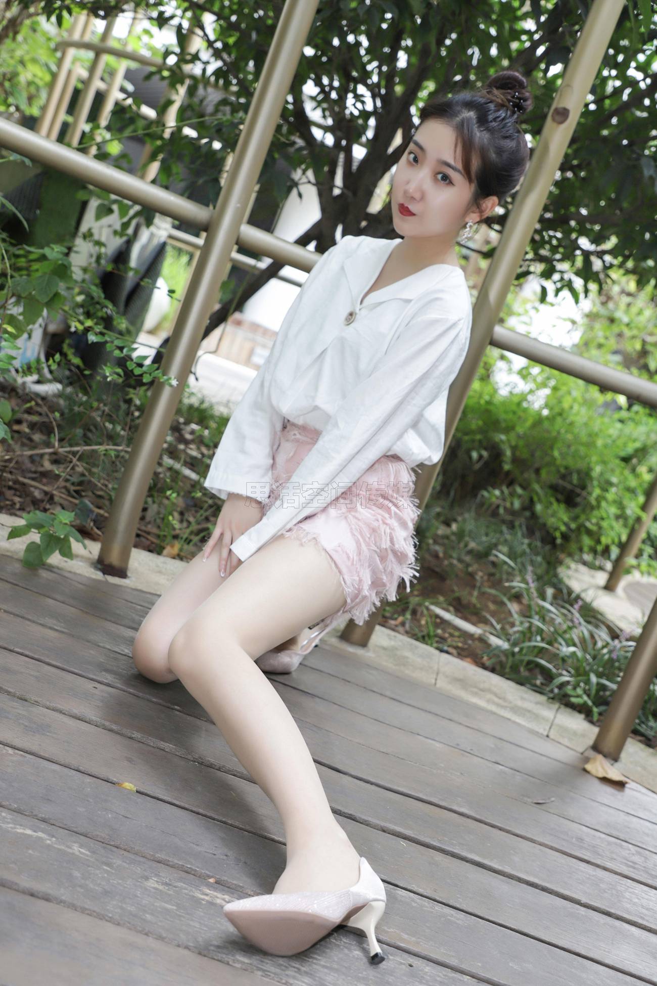 图片[11]-[SiHua思话]SJ029 露露 天台的秋日之丝[50P] – 速更版-美库