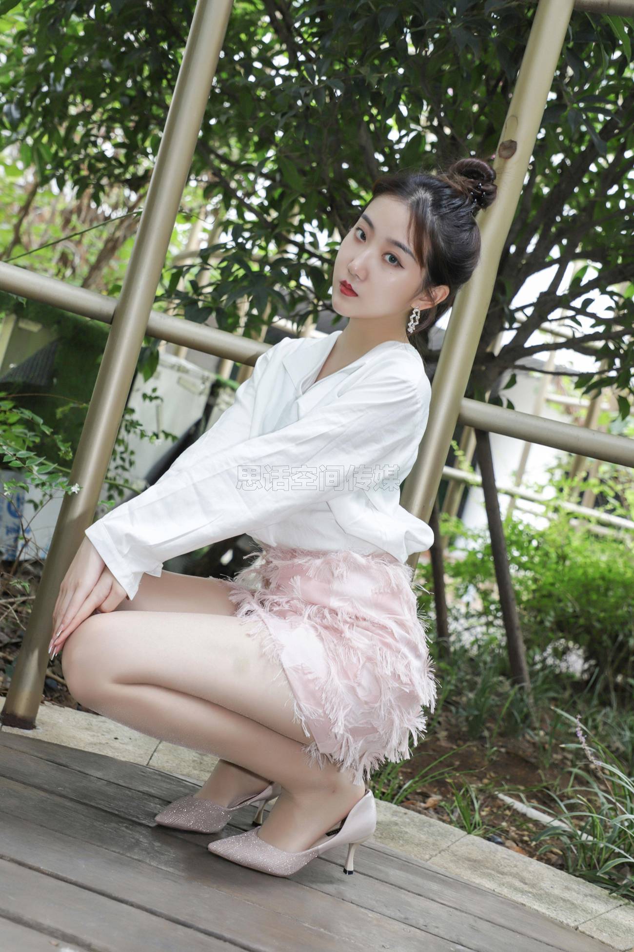 图片[12]-[SiHua思话]SJ029 露露 天台的秋日之丝[50P] – 速更版-美库