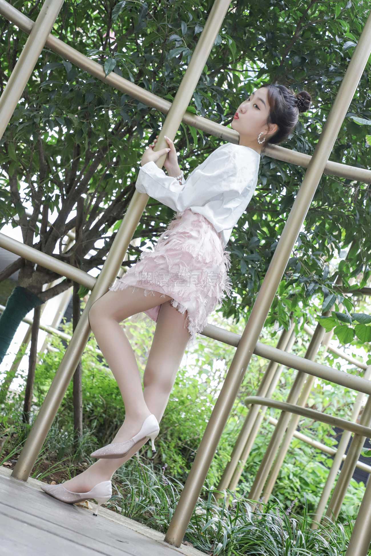 图片[50]-[SiHua思话]SJ029 露露 天台的秋日之丝[50P] – 速更版-美库