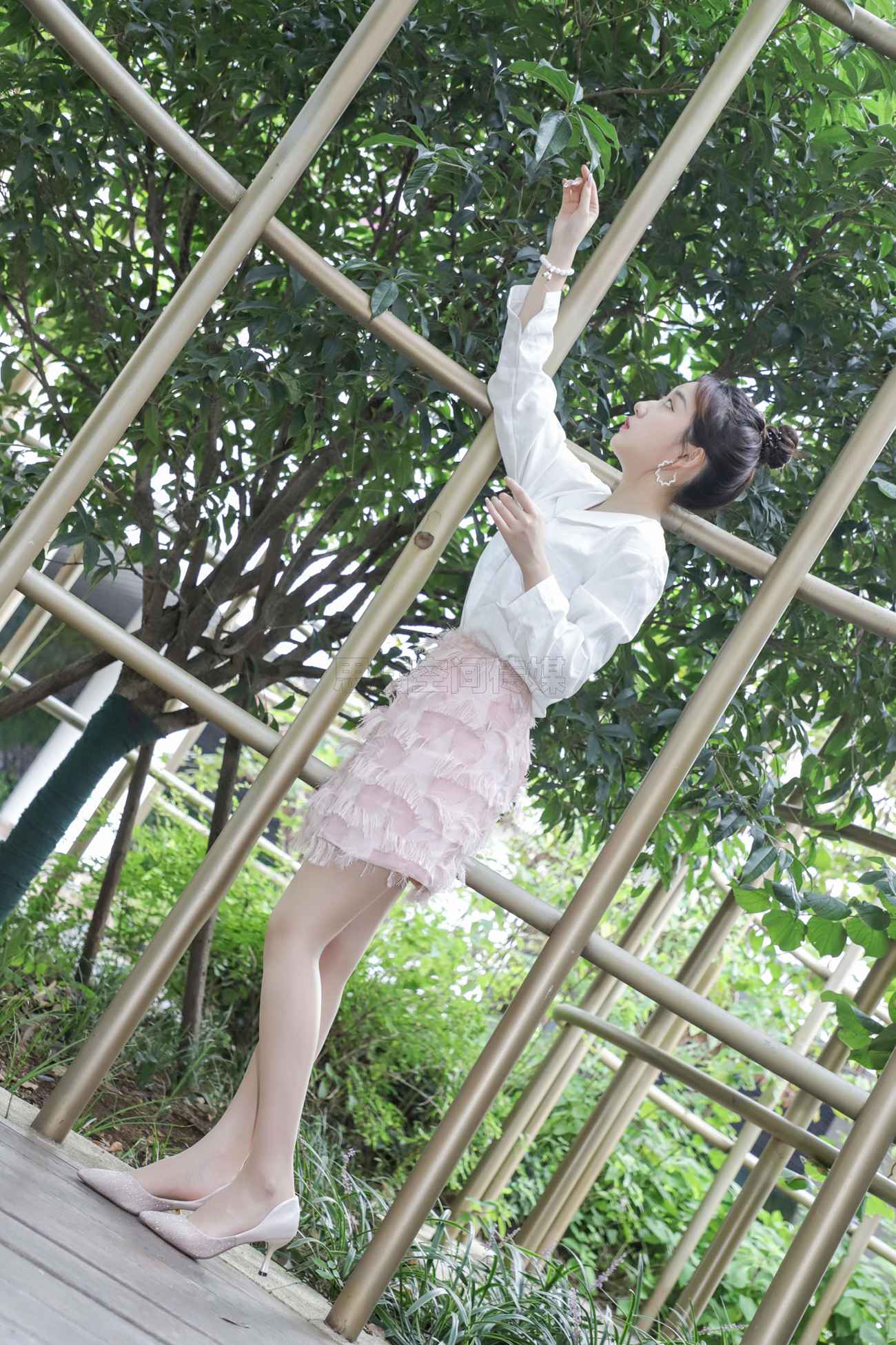 图片[51]-[SiHua思话]SJ029 露露 天台的秋日之丝[50P] – 速更版-美库