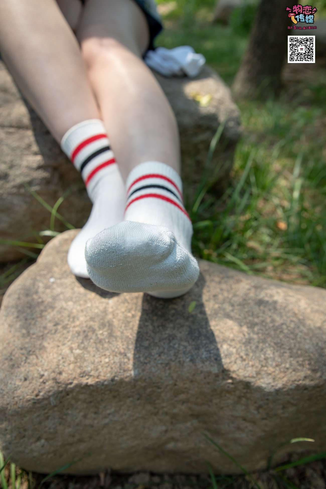 图片[11]-物恋传媒 No.009 纯纯的邻家小妹哦，小白鞋下藏着什么样的棉袜呢 [187P] – 速更版-美库