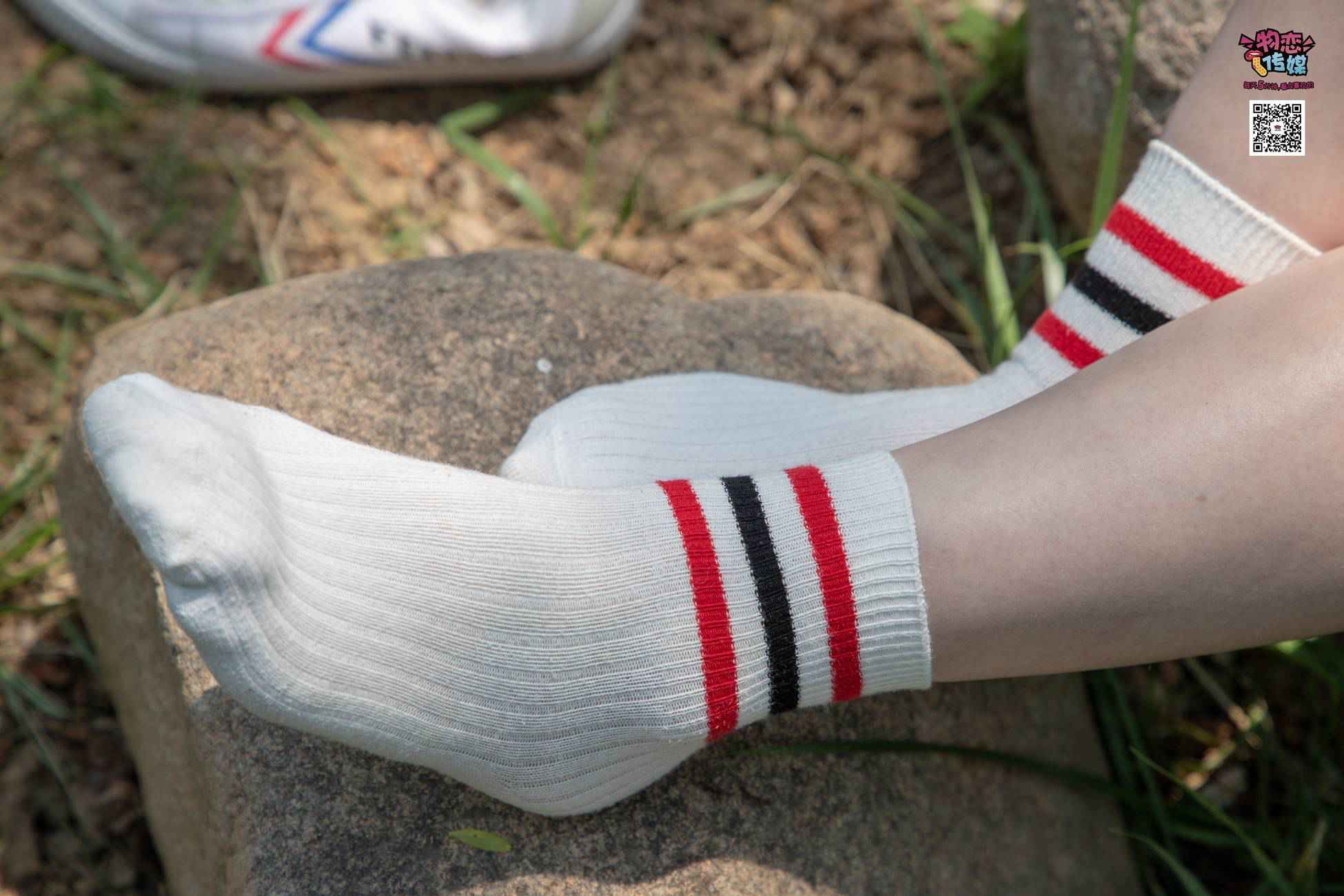 图片[12]-物恋传媒 No.009 纯纯的邻家小妹哦，小白鞋下藏着什么样的棉袜呢 [187P] – 速更版-美库