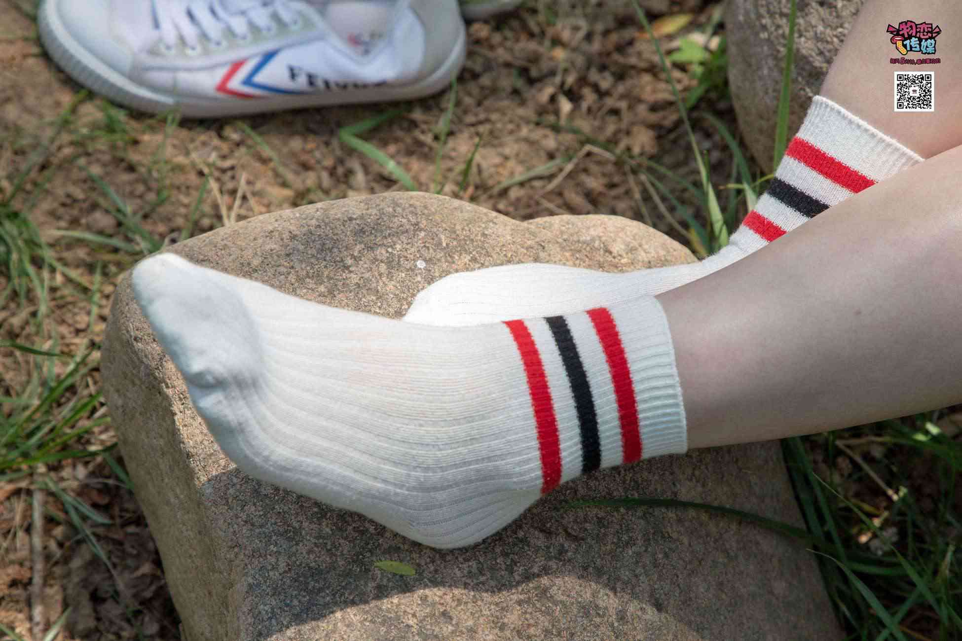 图片[17]-物恋传媒 No.009 纯纯的邻家小妹哦，小白鞋下藏着什么样的棉袜呢 [187P] – 速更版-美库