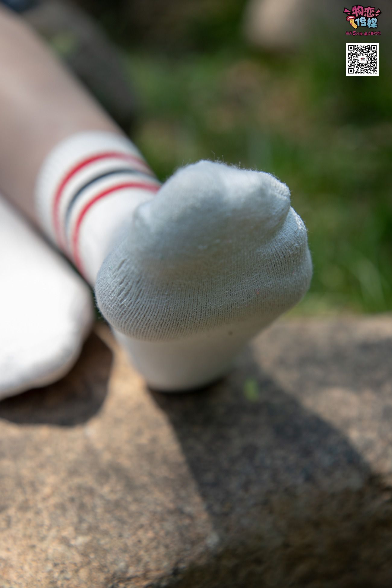 图片[20]-物恋传媒 No.009 纯纯的邻家小妹哦，小白鞋下藏着什么样的棉袜呢 [187P] – 速更版-美库