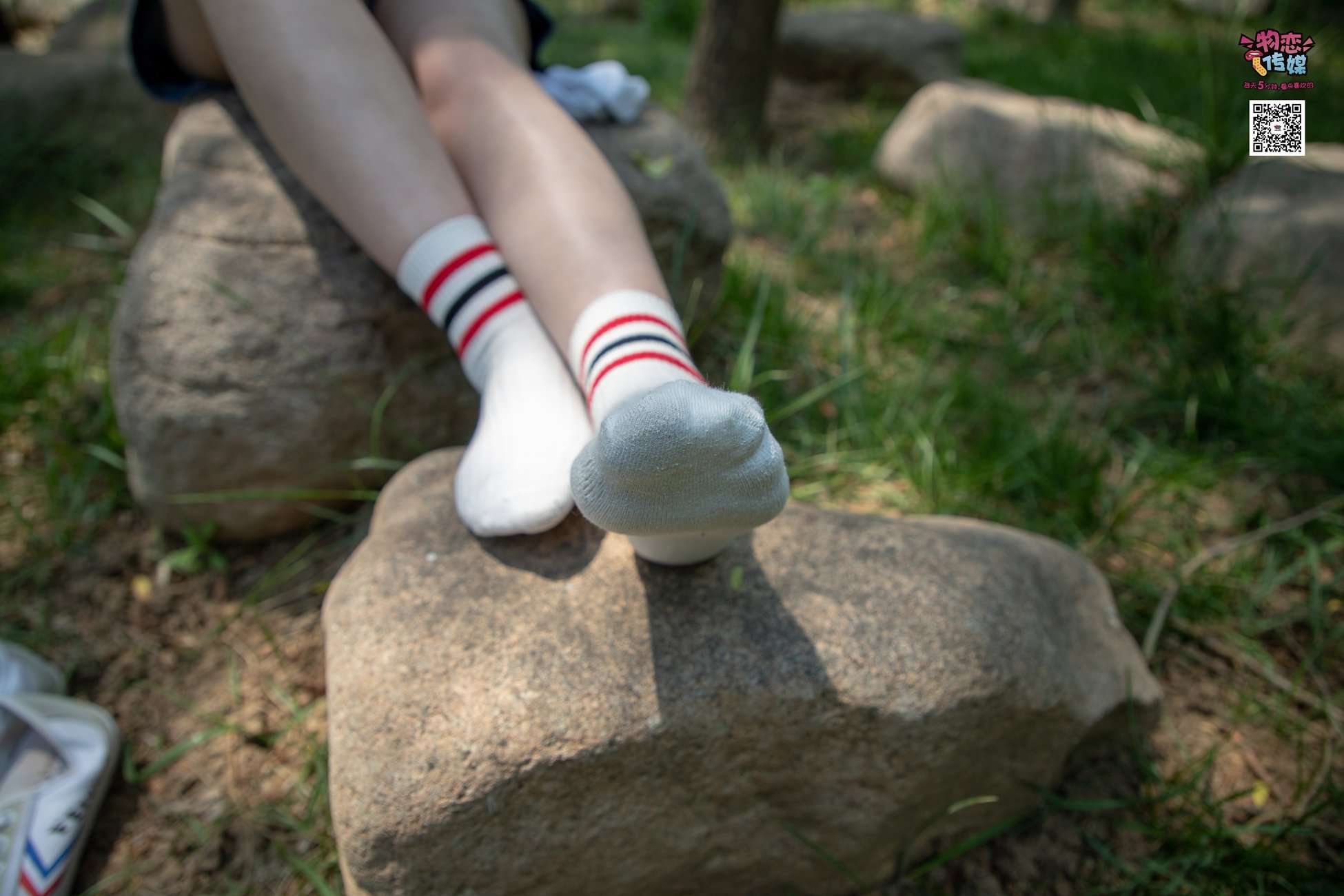 图片[23]-物恋传媒 No.009 纯纯的邻家小妹哦，小白鞋下藏着什么样的棉袜呢 [187P] – 速更版-美库