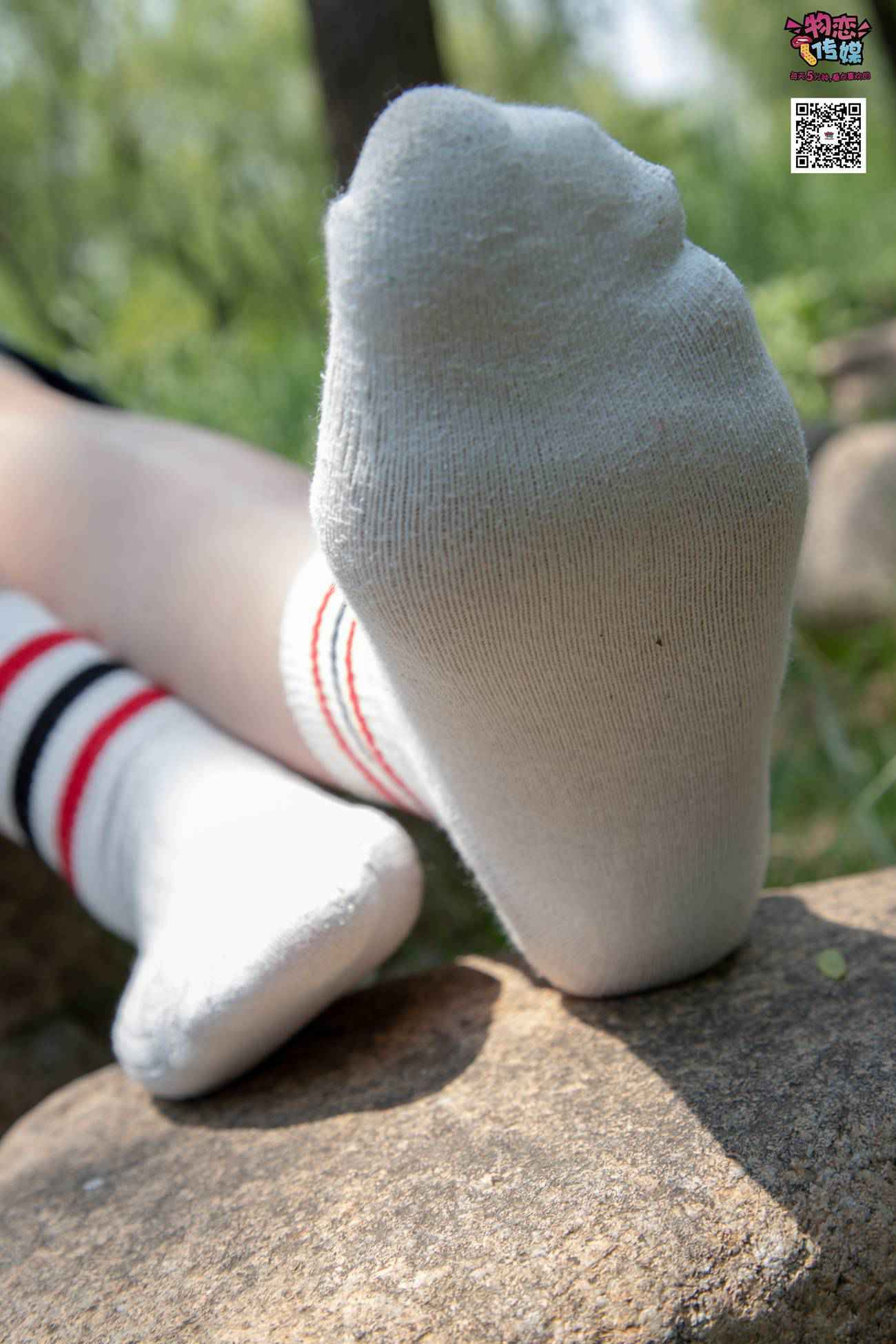 图片[25]-物恋传媒 No.009 纯纯的邻家小妹哦，小白鞋下藏着什么样的棉袜呢 [187P] – 速更版-美库