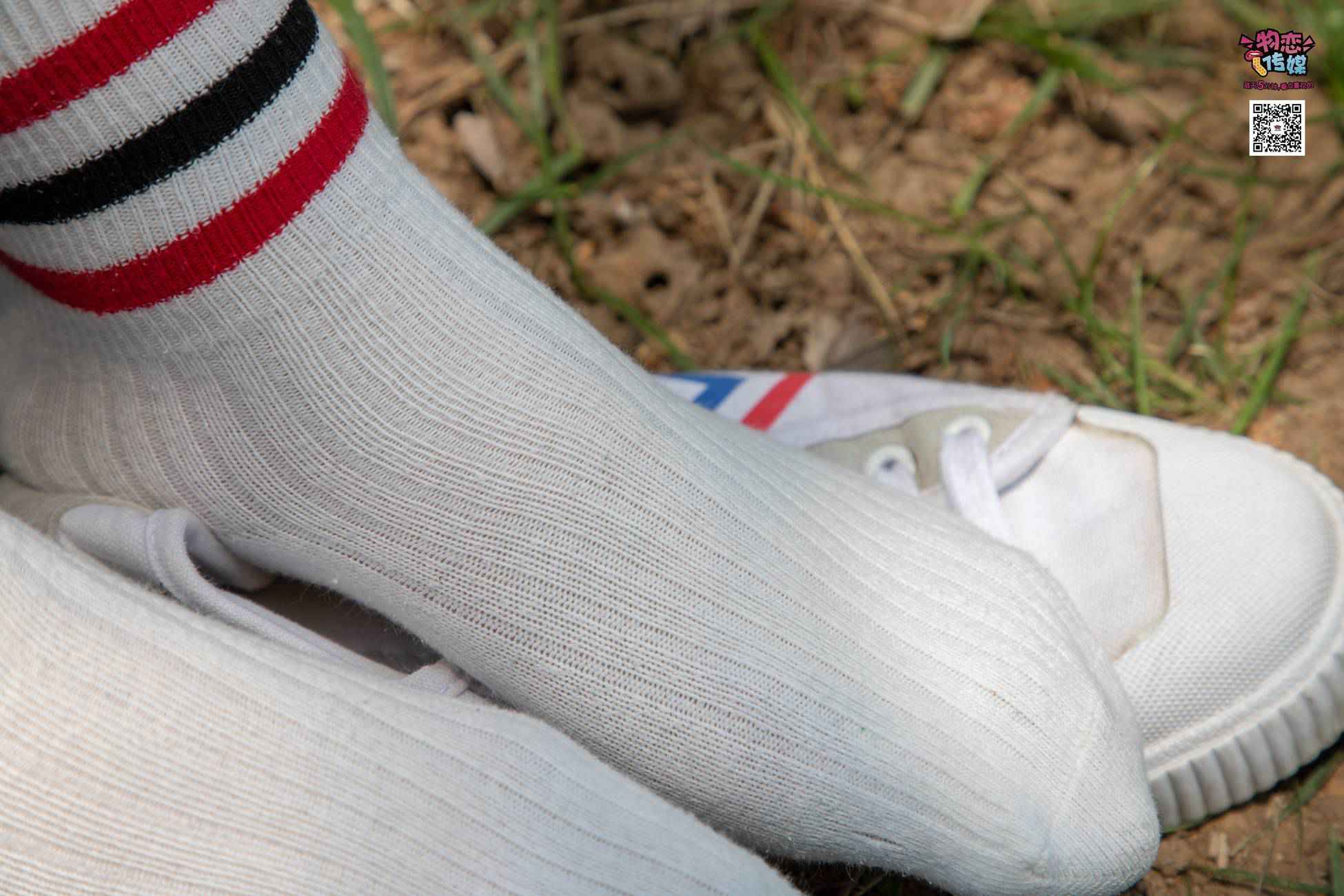 图片[32]-物恋传媒 No.009 纯纯的邻家小妹哦，小白鞋下藏着什么样的棉袜呢 [187P] – 速更版-美库