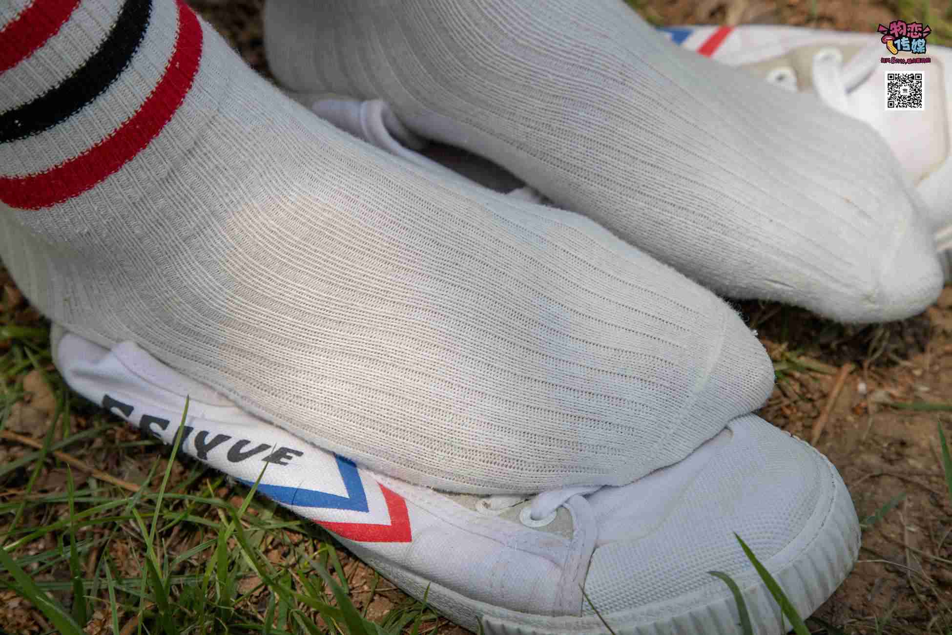 图片[33]-物恋传媒 No.009 纯纯的邻家小妹哦，小白鞋下藏着什么样的棉袜呢 [187P] – 速更版-美库