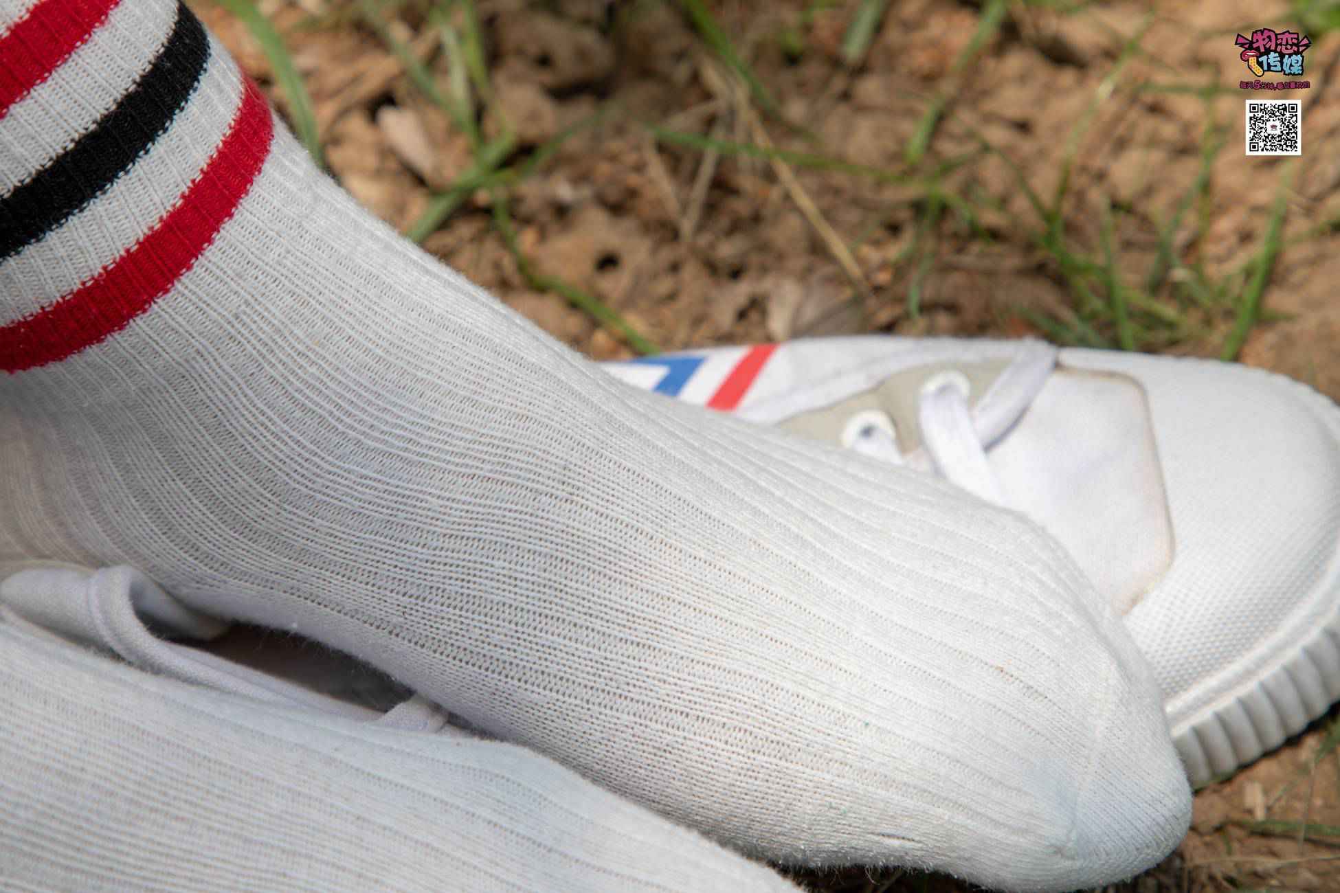 图片[35]-物恋传媒 No.009 纯纯的邻家小妹哦，小白鞋下藏着什么样的棉袜呢 [187P] – 速更版-美库