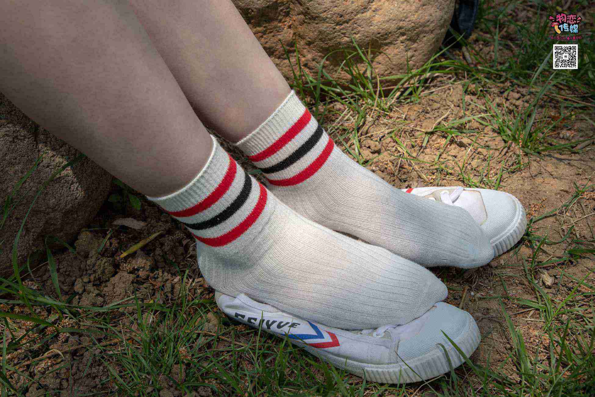 图片[36]-物恋传媒 No.009 纯纯的邻家小妹哦，小白鞋下藏着什么样的棉袜呢 [187P] – 速更版-美库