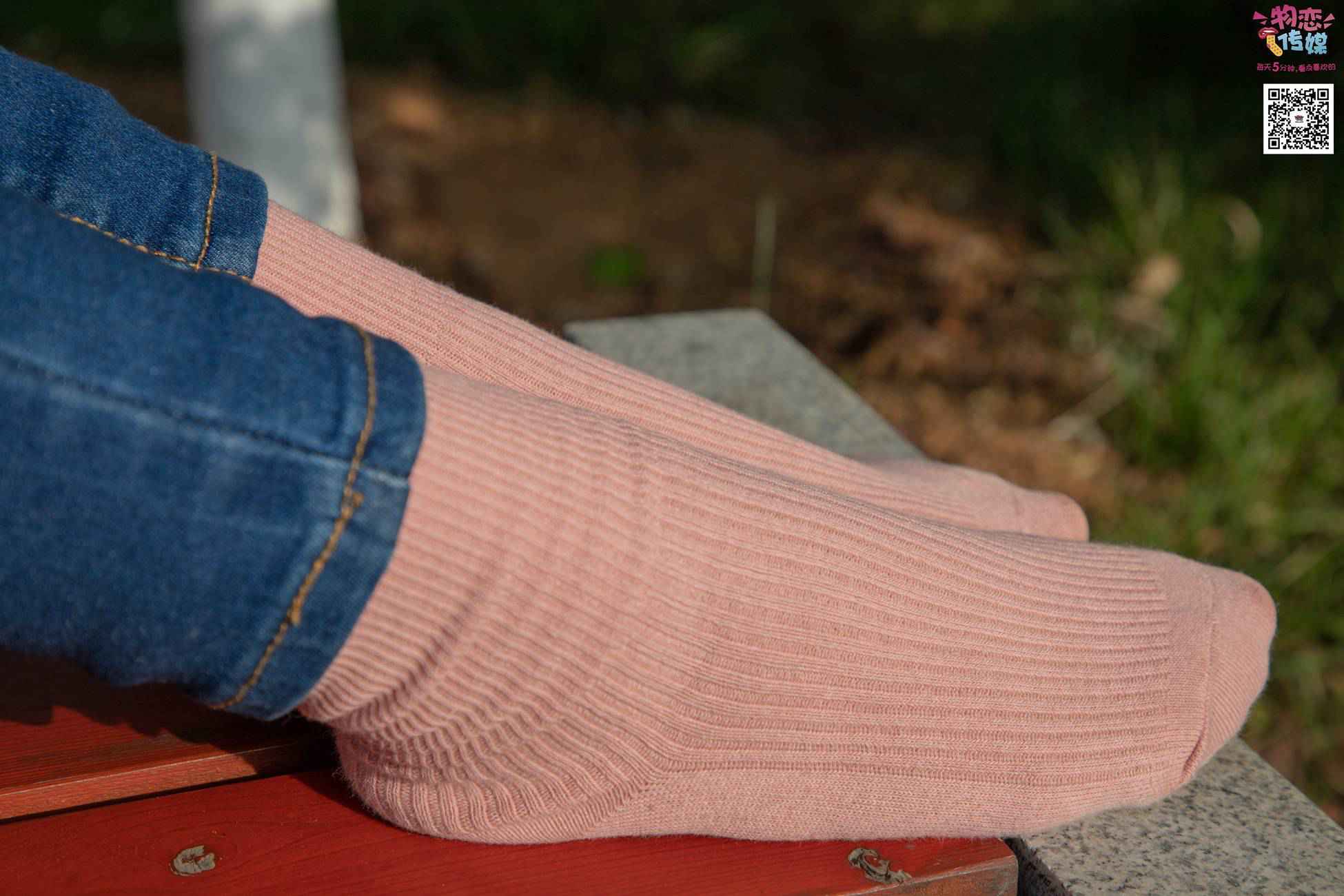 图片[11]-物恋传媒 No.012 娇小型小萝莉哦,猜猜我多大呢,小白板鞋搭配粉色棉袜 [124P] – 速更版-美库