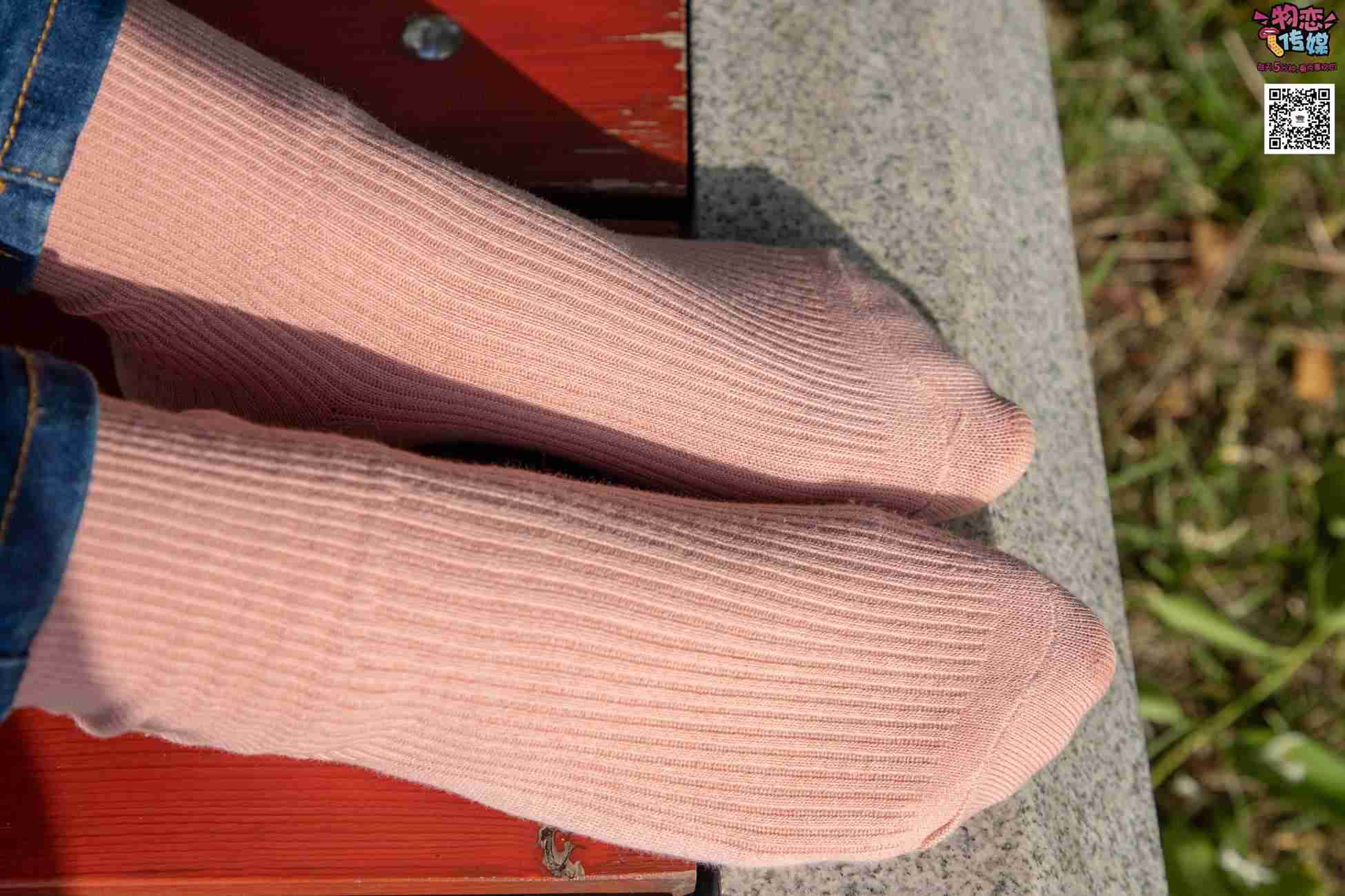 图片[13]-物恋传媒 No.012 娇小型小萝莉哦,猜猜我多大呢,小白板鞋搭配粉色棉袜 [124P] – 速更版-美库