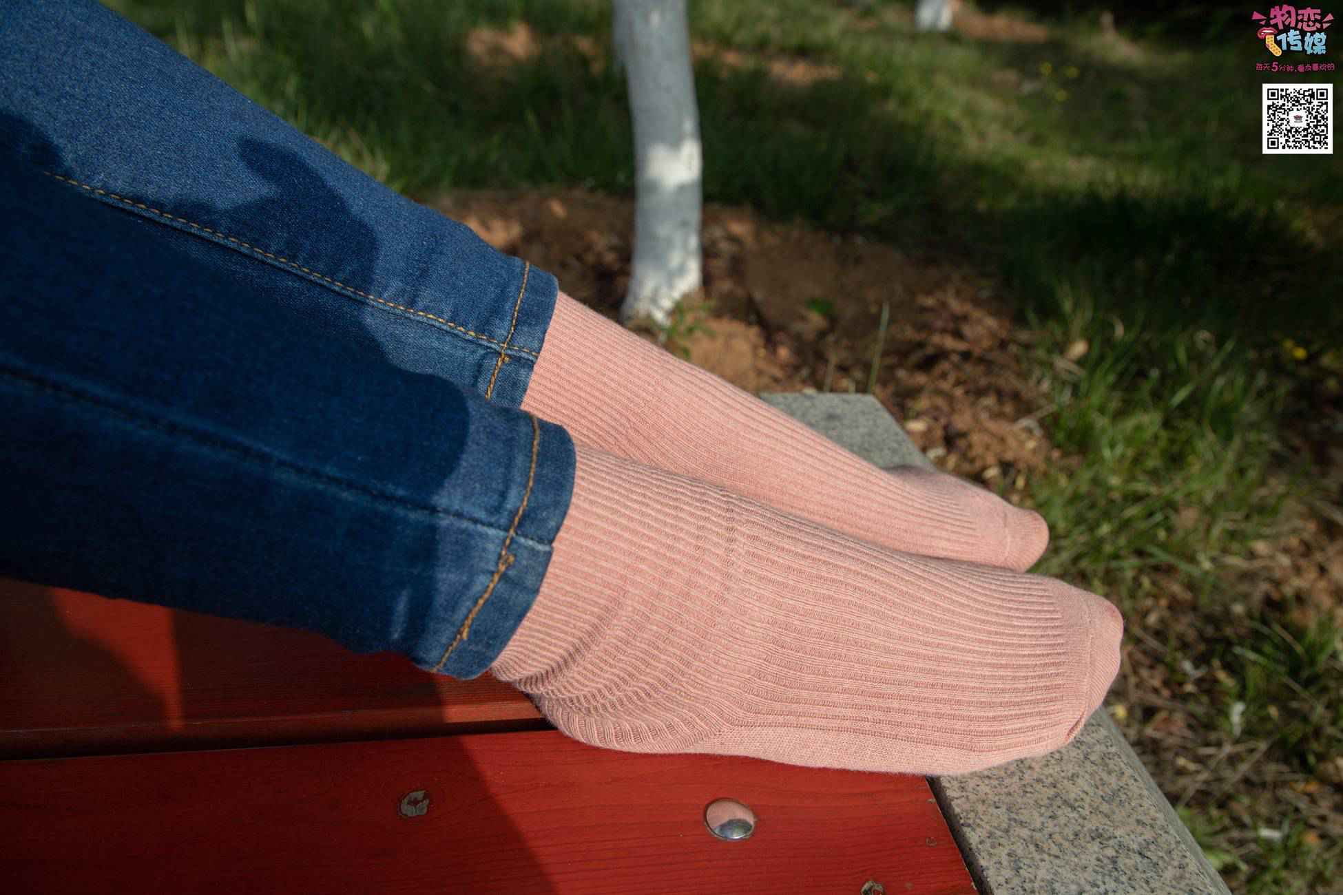 图片[14]-物恋传媒 No.012 娇小型小萝莉哦,猜猜我多大呢,小白板鞋搭配粉色棉袜 [124P] – 速更版-美库