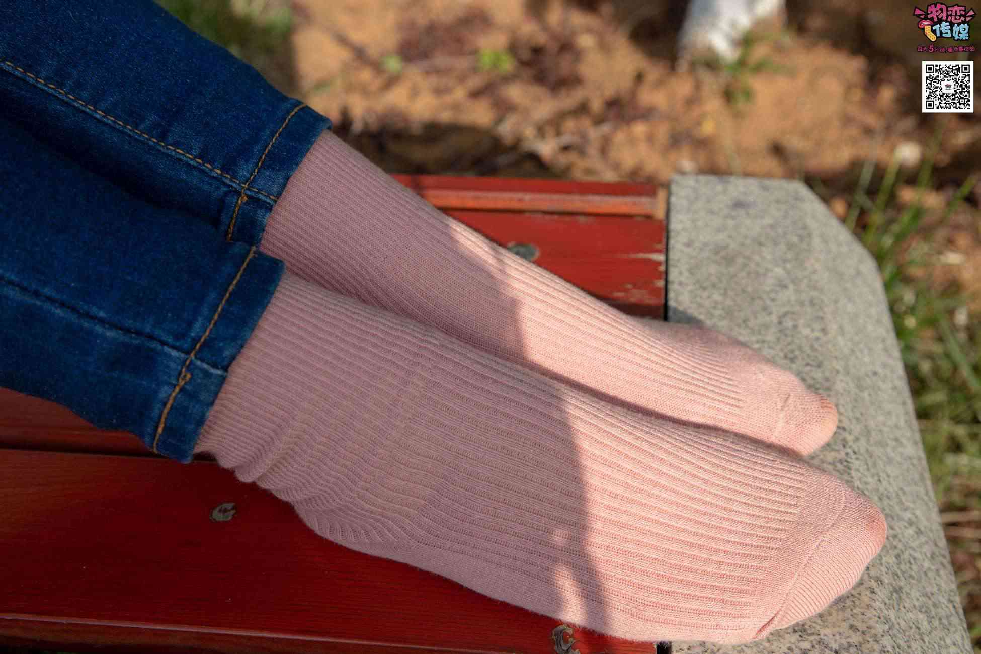 图片[15]-物恋传媒 No.012 娇小型小萝莉哦,猜猜我多大呢,小白板鞋搭配粉色棉袜 [124P] – 速更版-美库