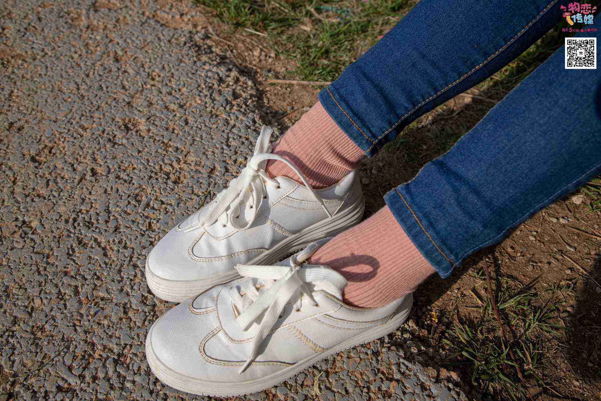 图片[17]-物恋传媒 No.012 娇小型小萝莉哦,猜猜我多大呢,小白板鞋搭配粉色棉袜 [124P] – 速更版-美库