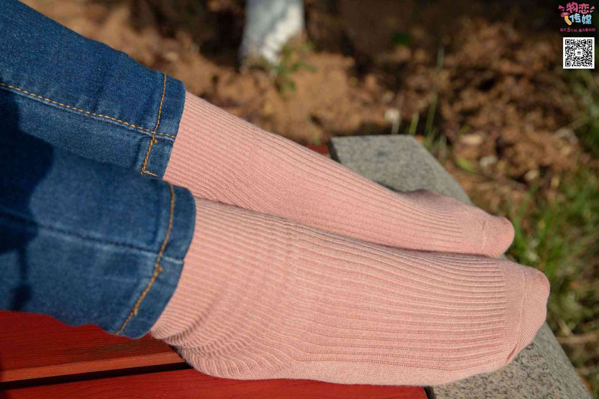 图片[18]-物恋传媒 No.012 娇小型小萝莉哦,猜猜我多大呢,小白板鞋搭配粉色棉袜 [124P] – 速更版-美库