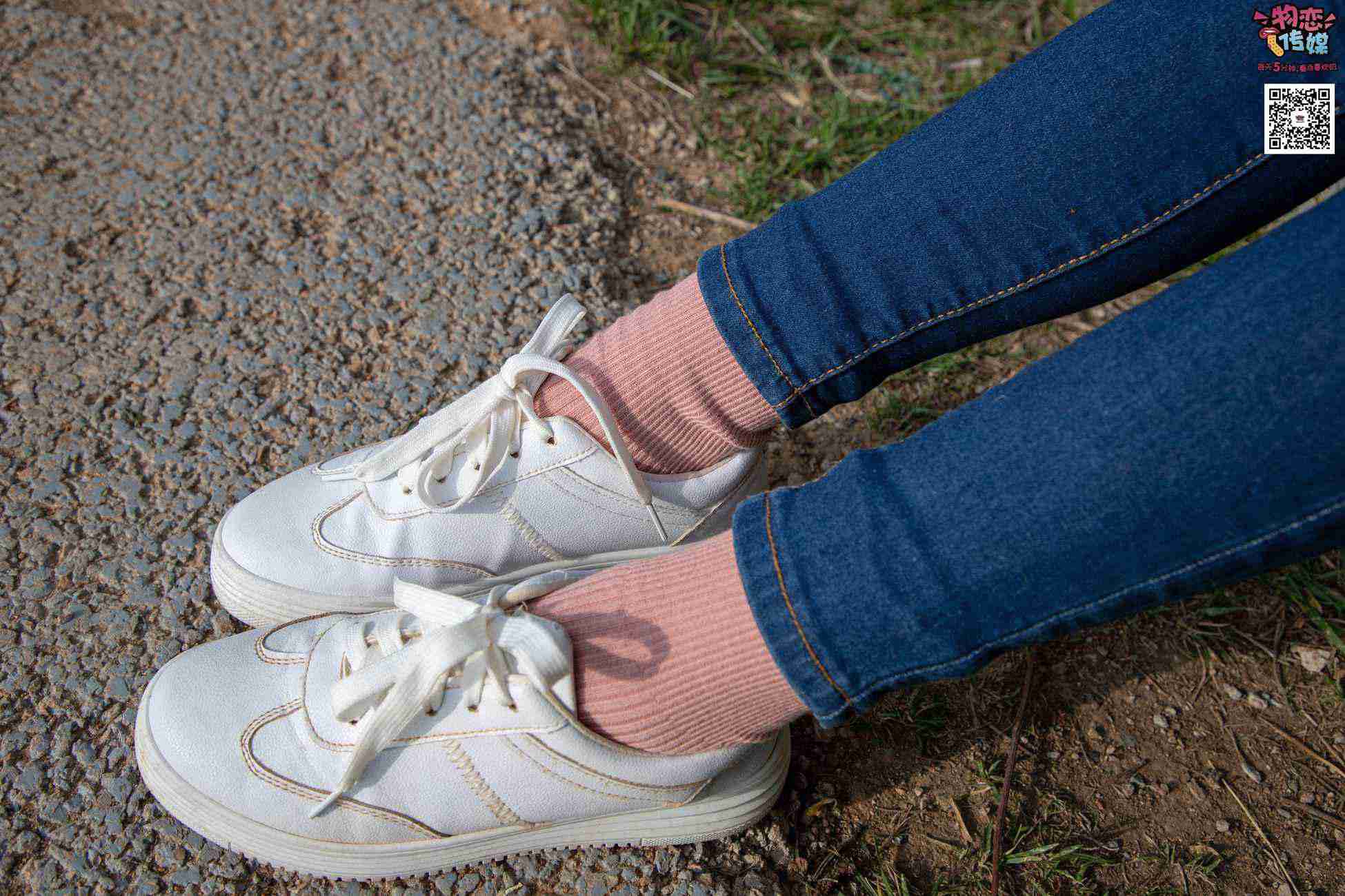 图片[19]-物恋传媒 No.012 娇小型小萝莉哦,猜猜我多大呢,小白板鞋搭配粉色棉袜 [124P] – 速更版-美库