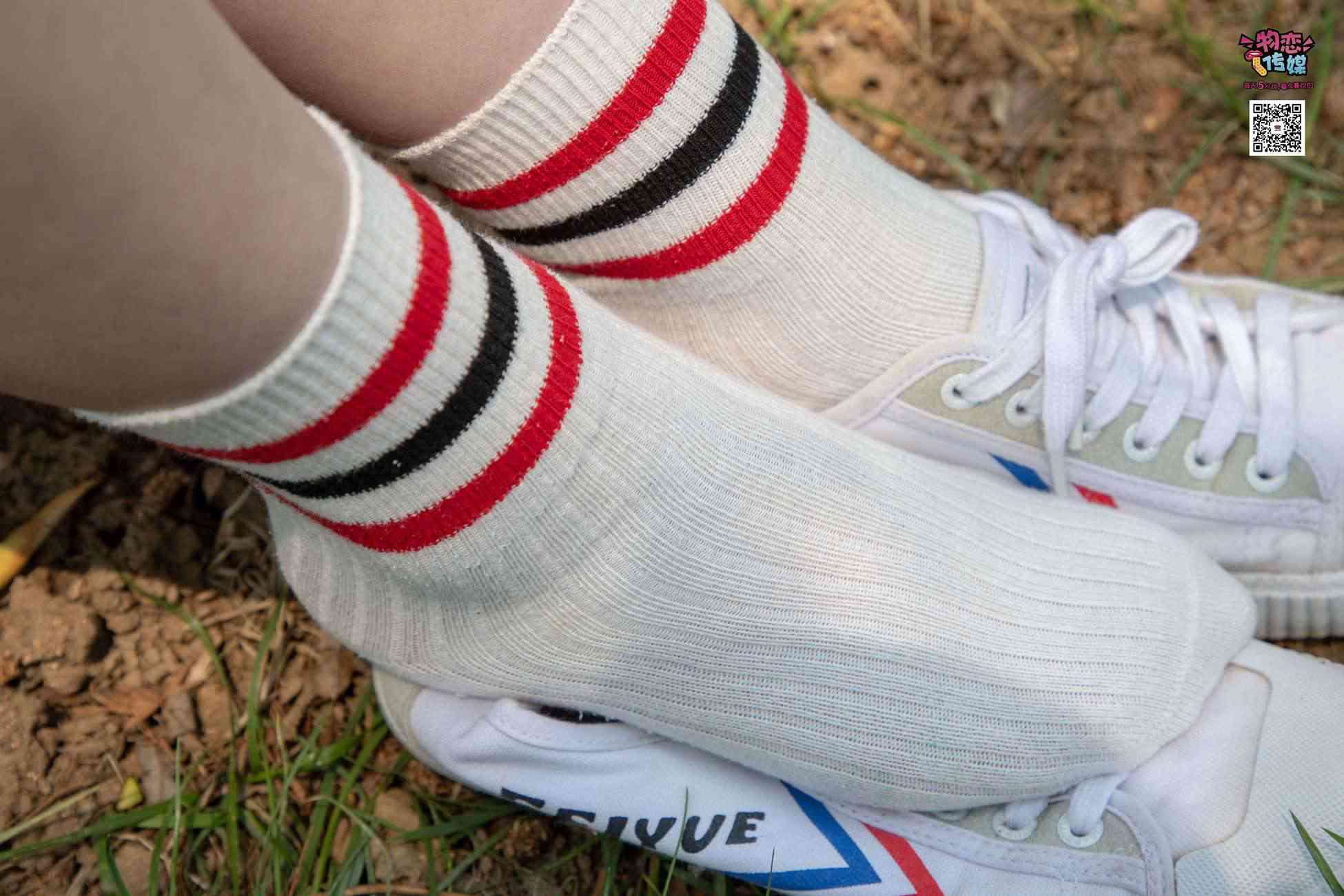 图片[50]-物恋传媒 No.009 纯纯的邻家小妹哦，小白鞋下藏着什么样的棉袜呢 [187P] – 速更版-美库