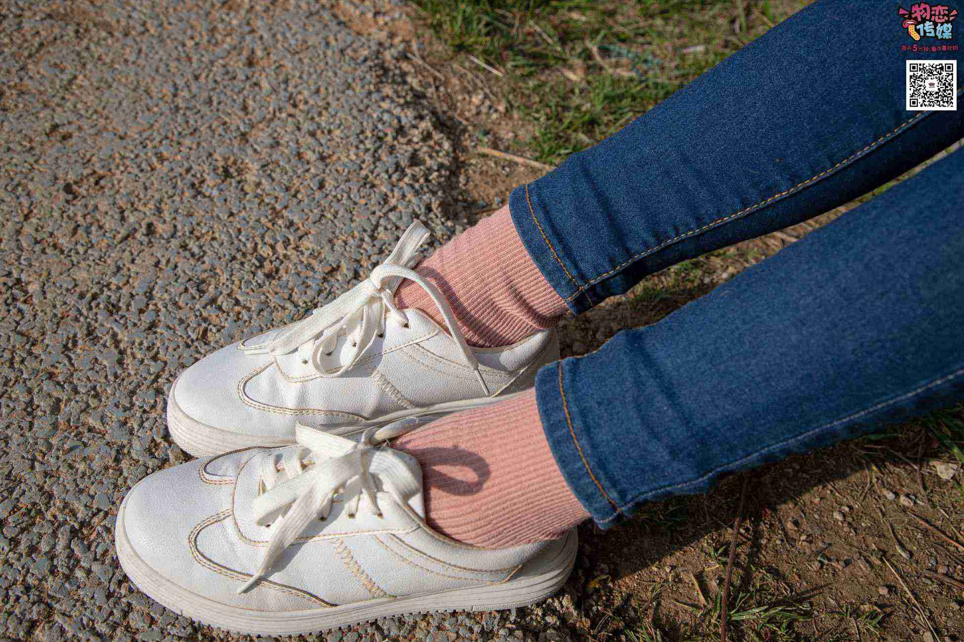 图片[22]-物恋传媒 No.012 娇小型小萝莉哦,猜猜我多大呢,小白板鞋搭配粉色棉袜 [124P] – 速更版-美库