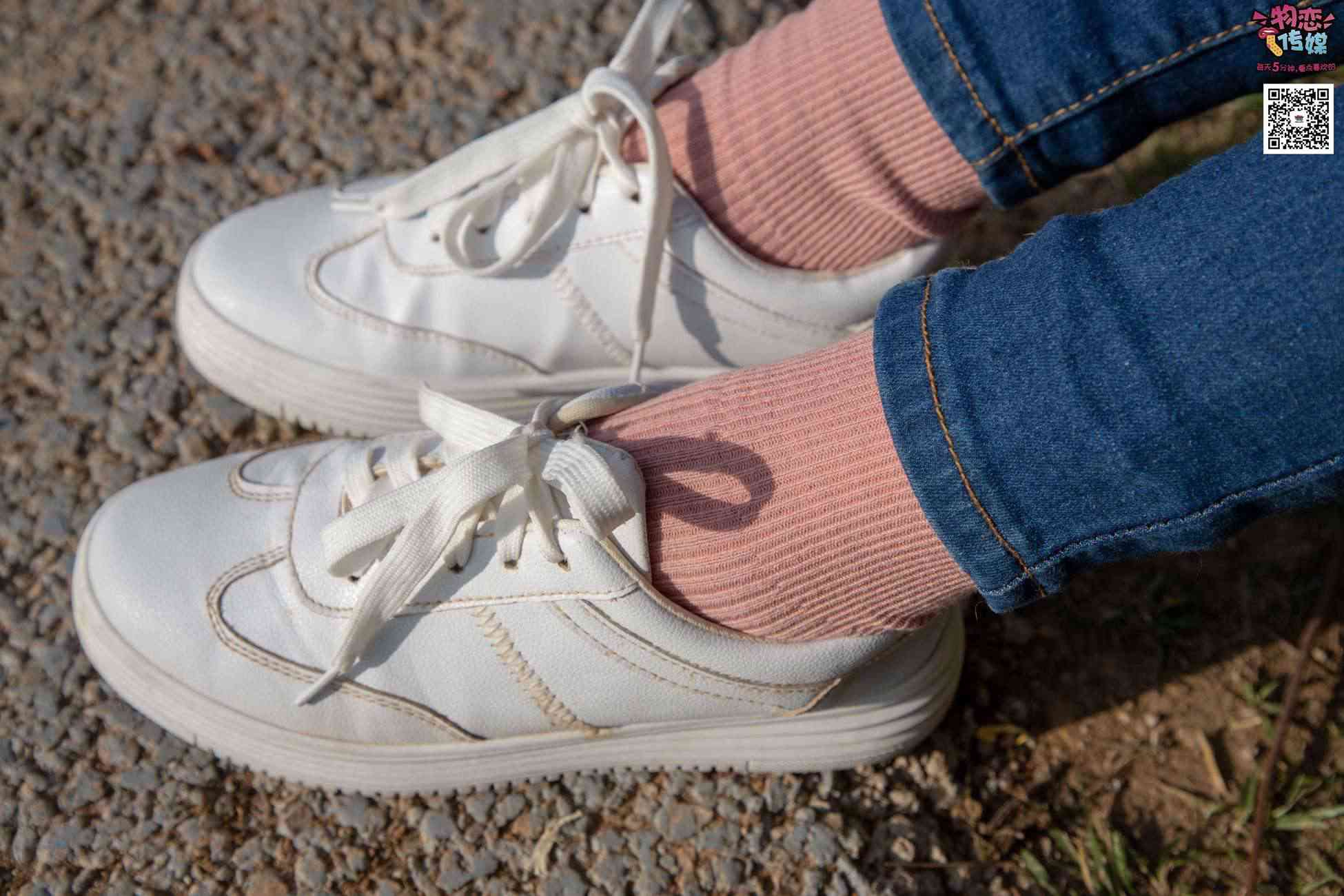 图片[29]-物恋传媒 No.012 娇小型小萝莉哦,猜猜我多大呢,小白板鞋搭配粉色棉袜 [124P] – 速更版-美库