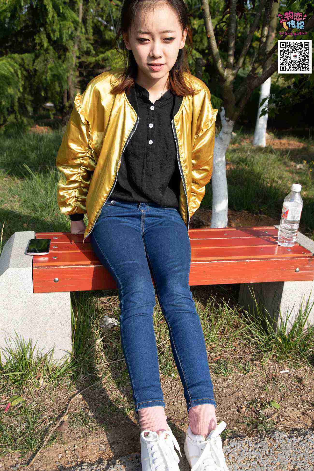 图片[30]-物恋传媒 No.012 娇小型小萝莉哦,猜猜我多大呢,小白板鞋搭配粉色棉袜 [124P] – 速更版-美库