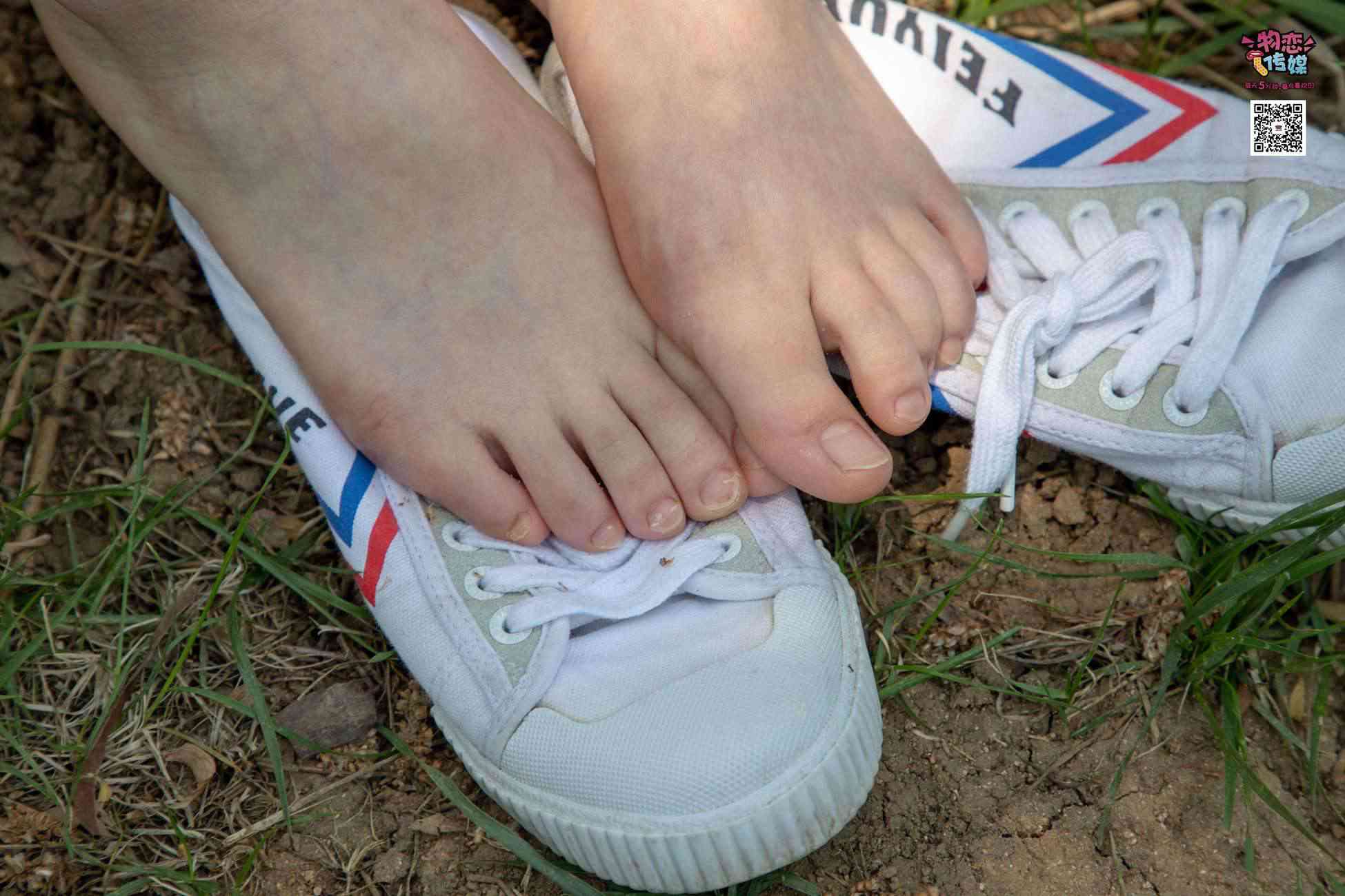 图片[75]-物恋传媒 No.009 纯纯的邻家小妹哦，小白鞋下藏着什么样的棉袜呢 [187P] – 速更版-美库
