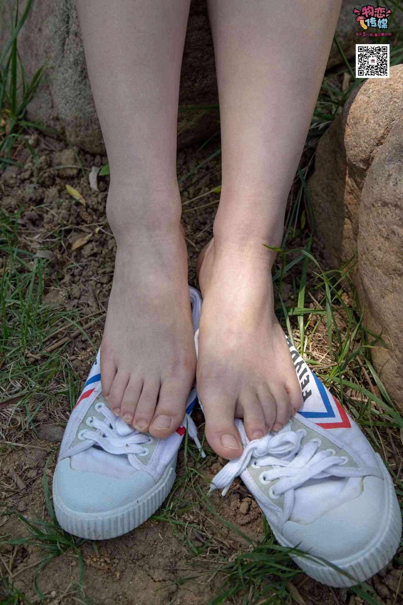 图片[78]-物恋传媒 No.009 纯纯的邻家小妹哦，小白鞋下藏着什么样的棉袜呢 [187P] – 速更版-美库